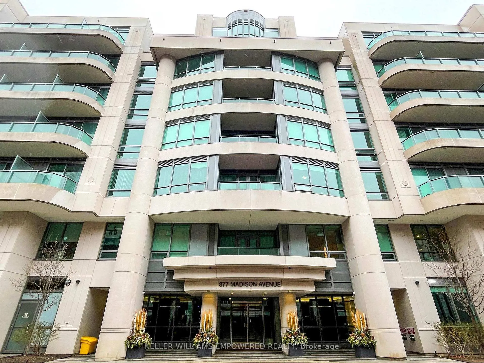Photo 2 of Unit 307, 377 Madison Avenue, Toronto, Casa Loma — HOMEH