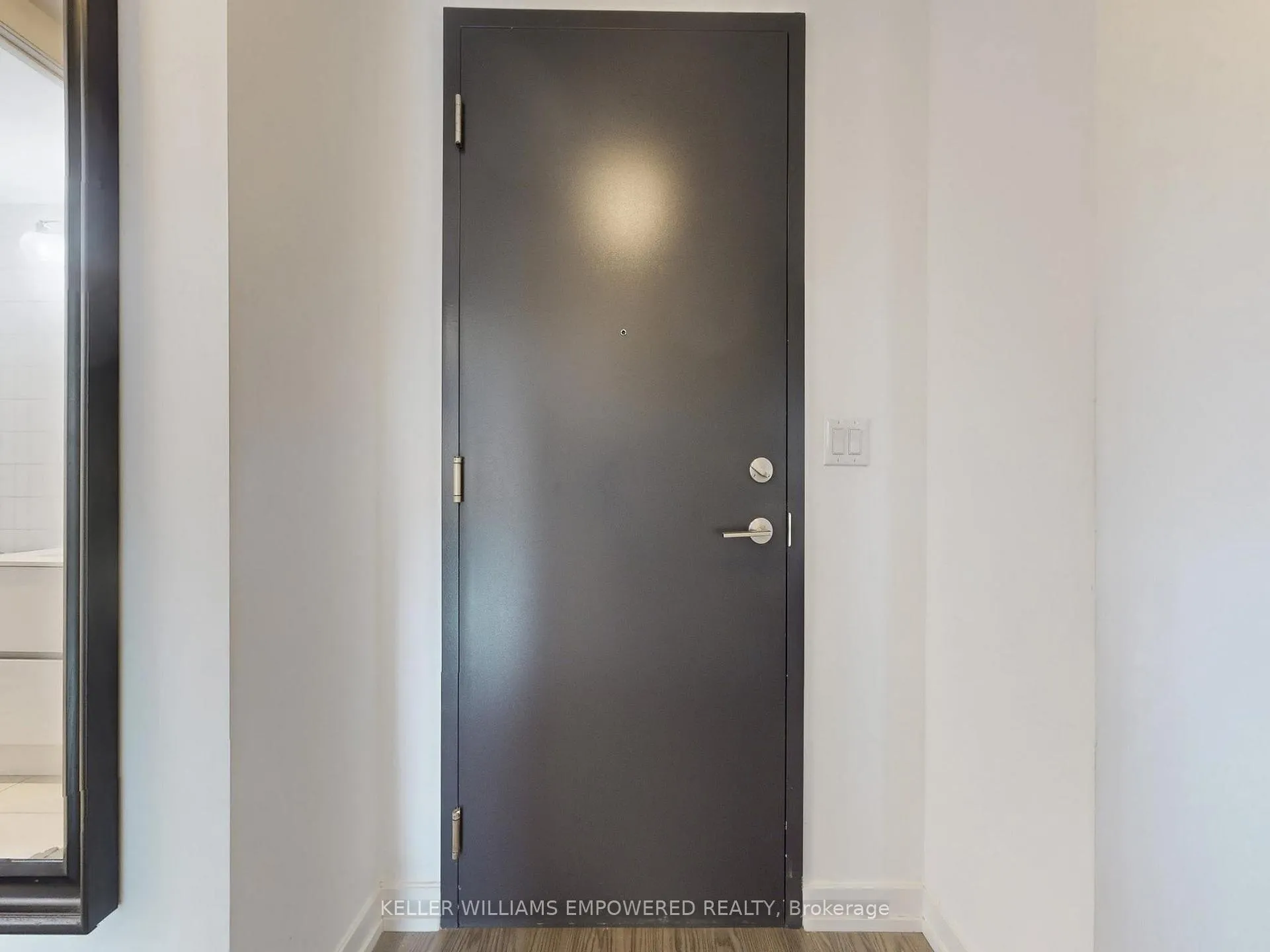Photo 6 of Unit 307, 377 Madison Avenue, Toronto, Casa Loma — HOMEH