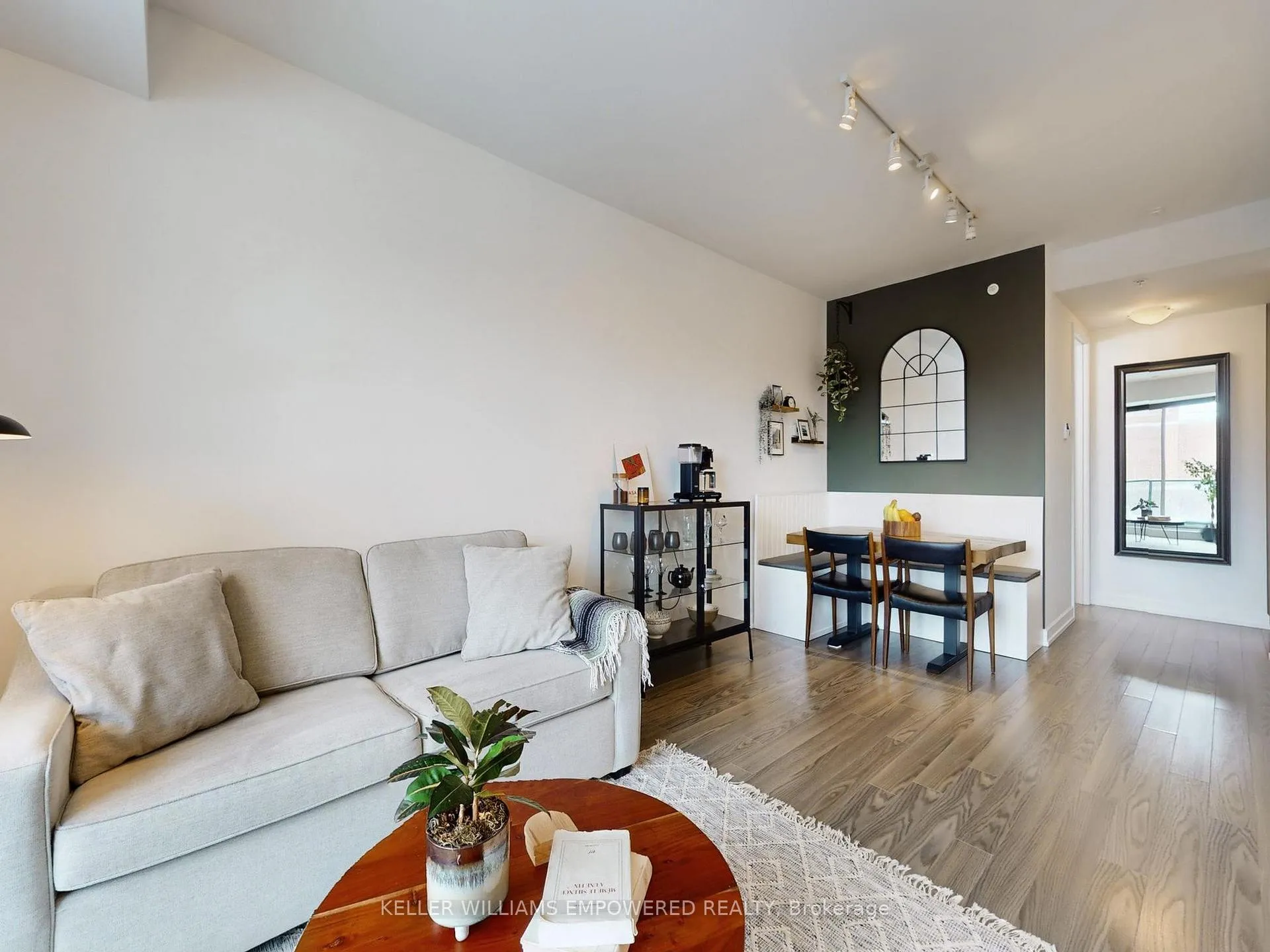 Photo 9 of Unit 307, 377 Madison Avenue, Toronto, Casa Loma — HOMEH