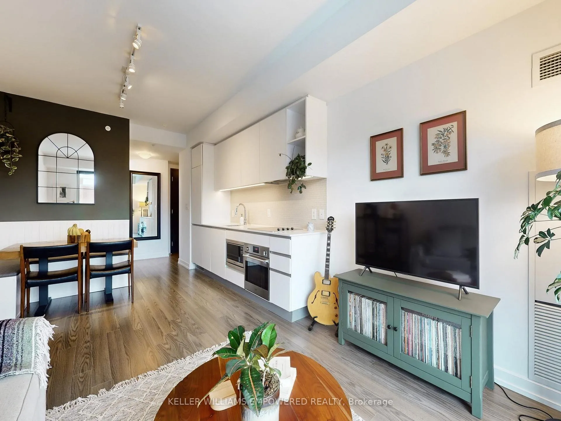 Photo 13 of Unit 307, 377 Madison Avenue, Toronto, Casa Loma — HOMEH