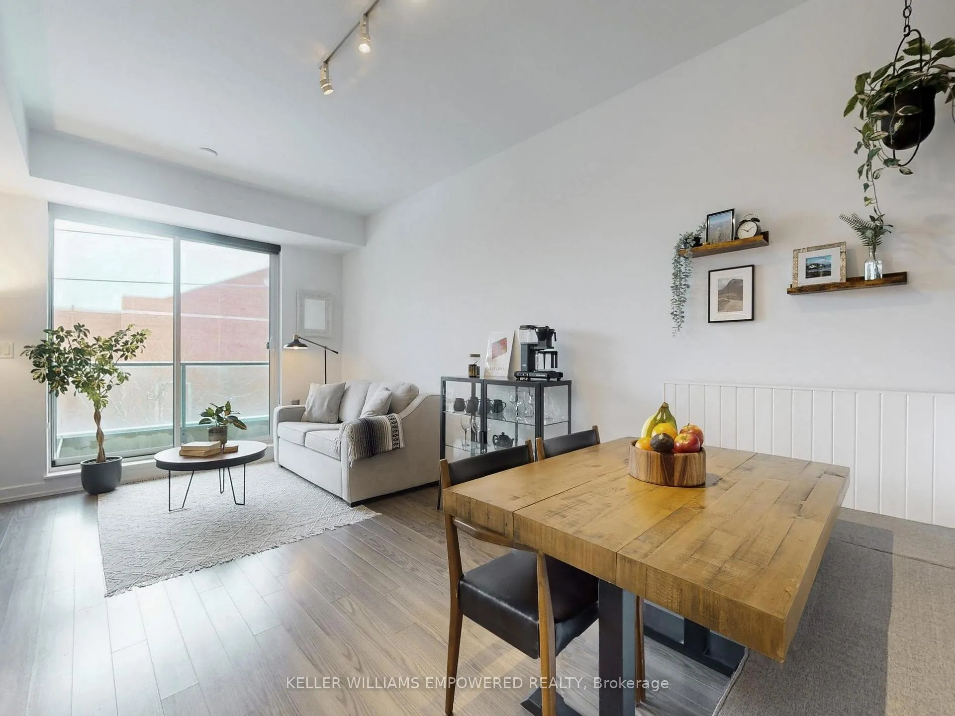 Photo 18 of Unit 307, 377 Madison Avenue, Toronto, Casa Loma — HOMEH