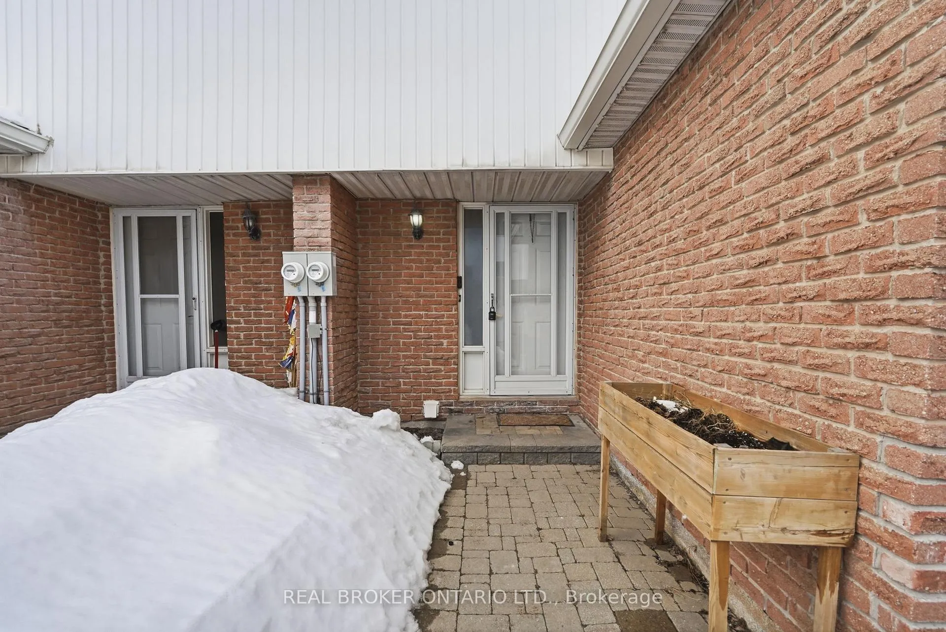 Photo 3 of Unit 11, 325 William Street, Shelburne — HOMEH