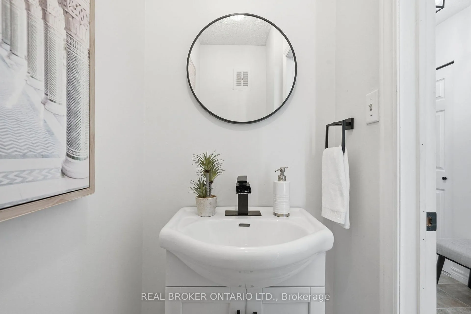 Photo 7 of Unit 11, 325 William Street, Shelburne — HOMEH
