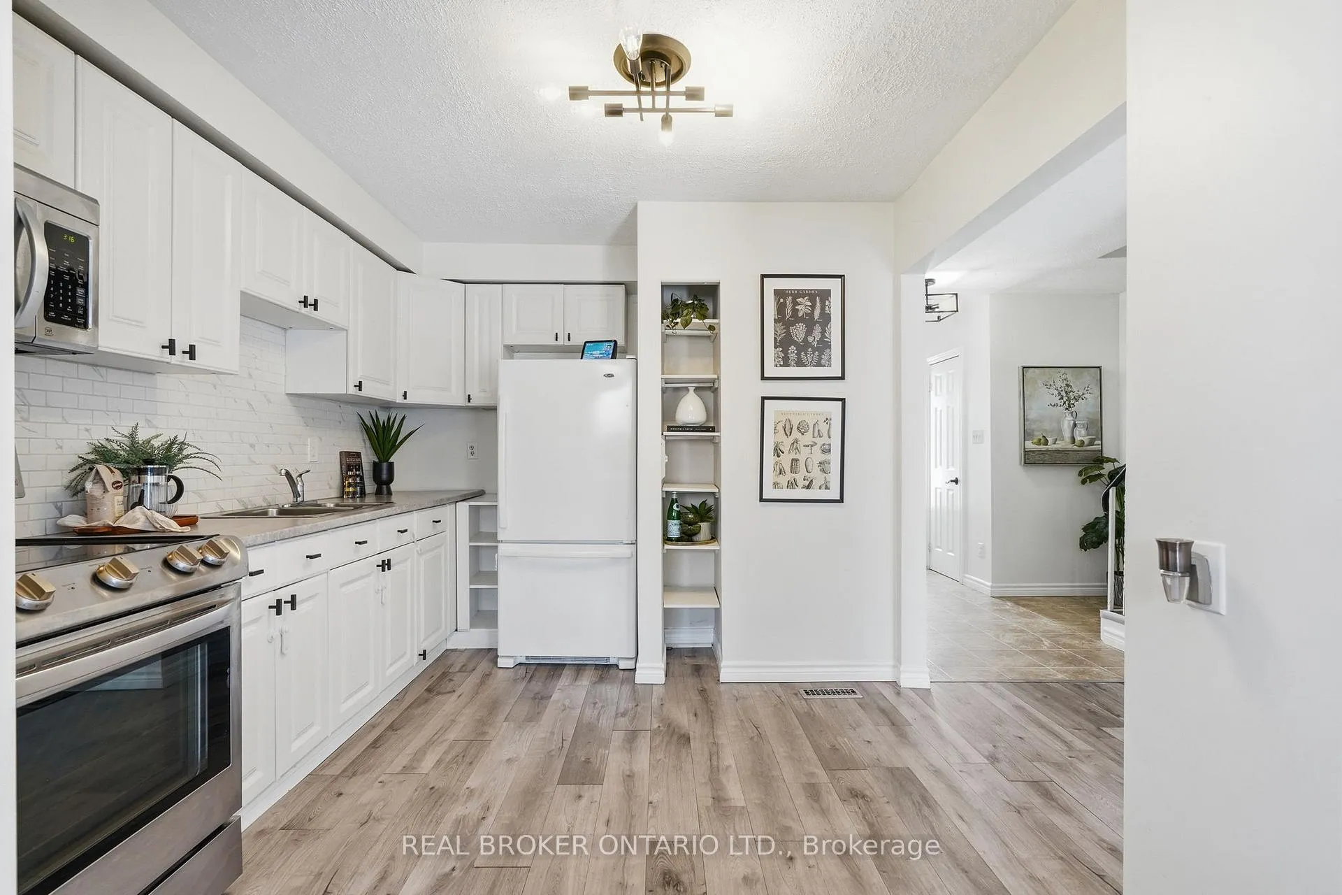 Photo 10 of Unit 11, 325 William Street, Shelburne — HOMEH