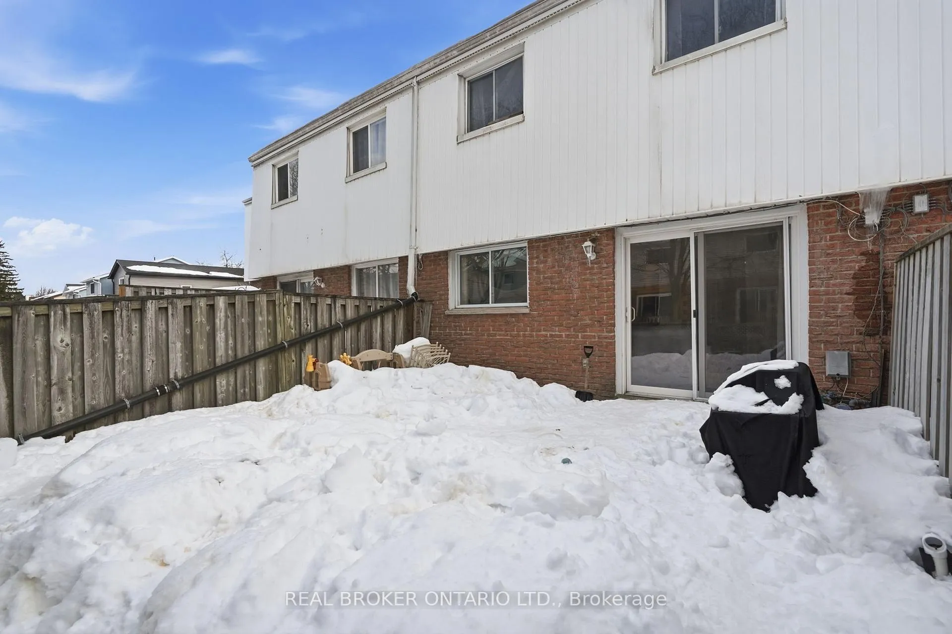 Photo 32 of Unit 11, 325 William Street, Shelburne — HOMEH