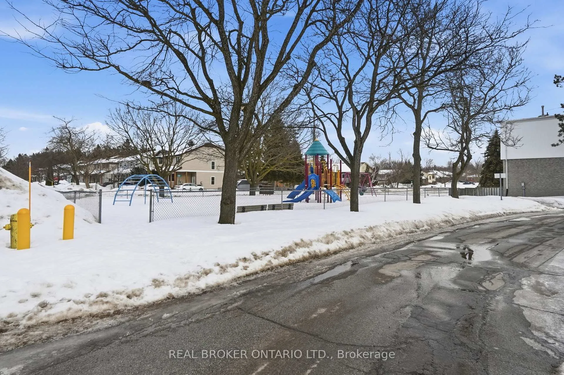 Photo 33 of Unit 11, 325 William Street, Shelburne — HOMEH