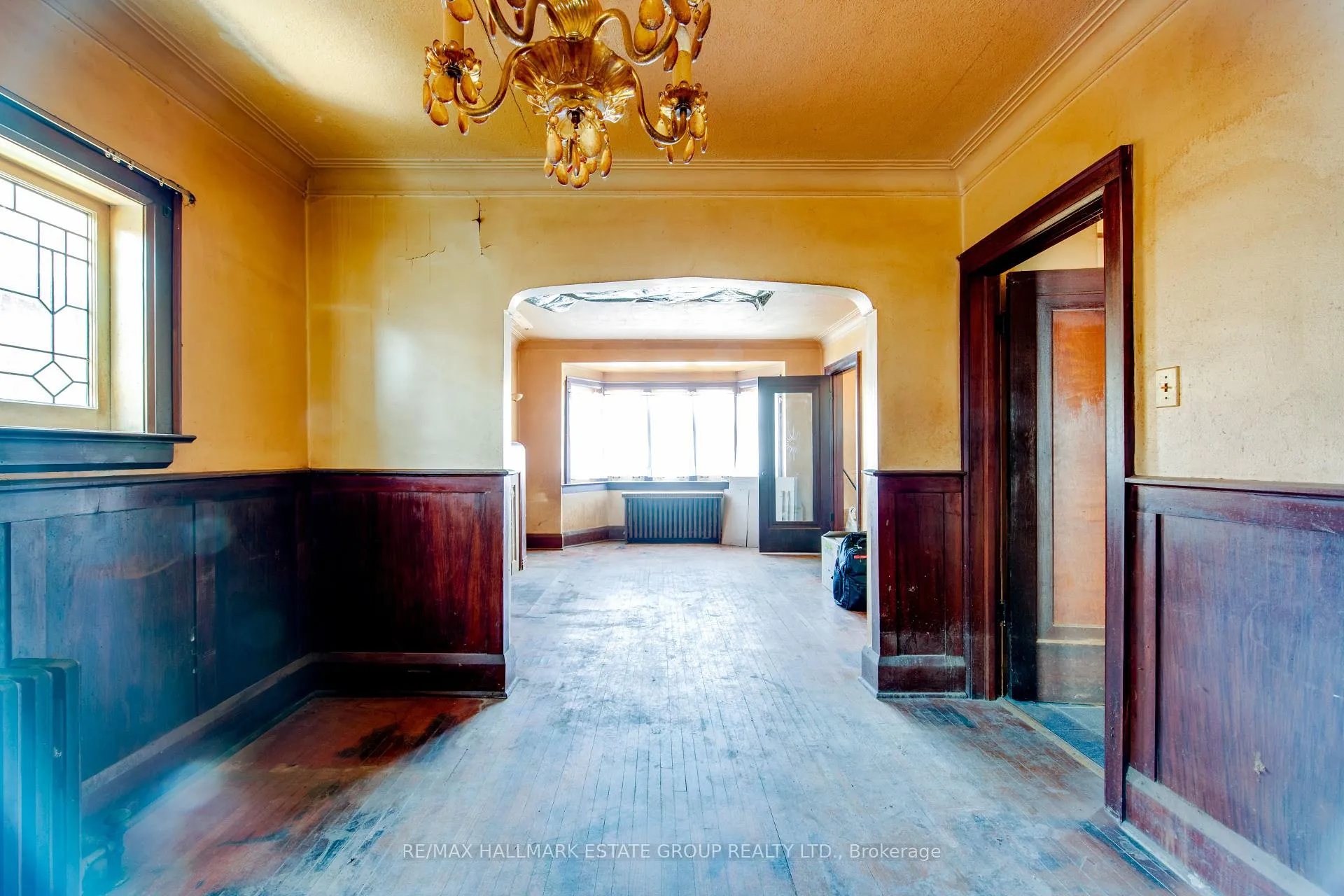 Photo 9 of 85 Kings Park Boulevard, Toronto, Danforth Village-East York — HOMEH