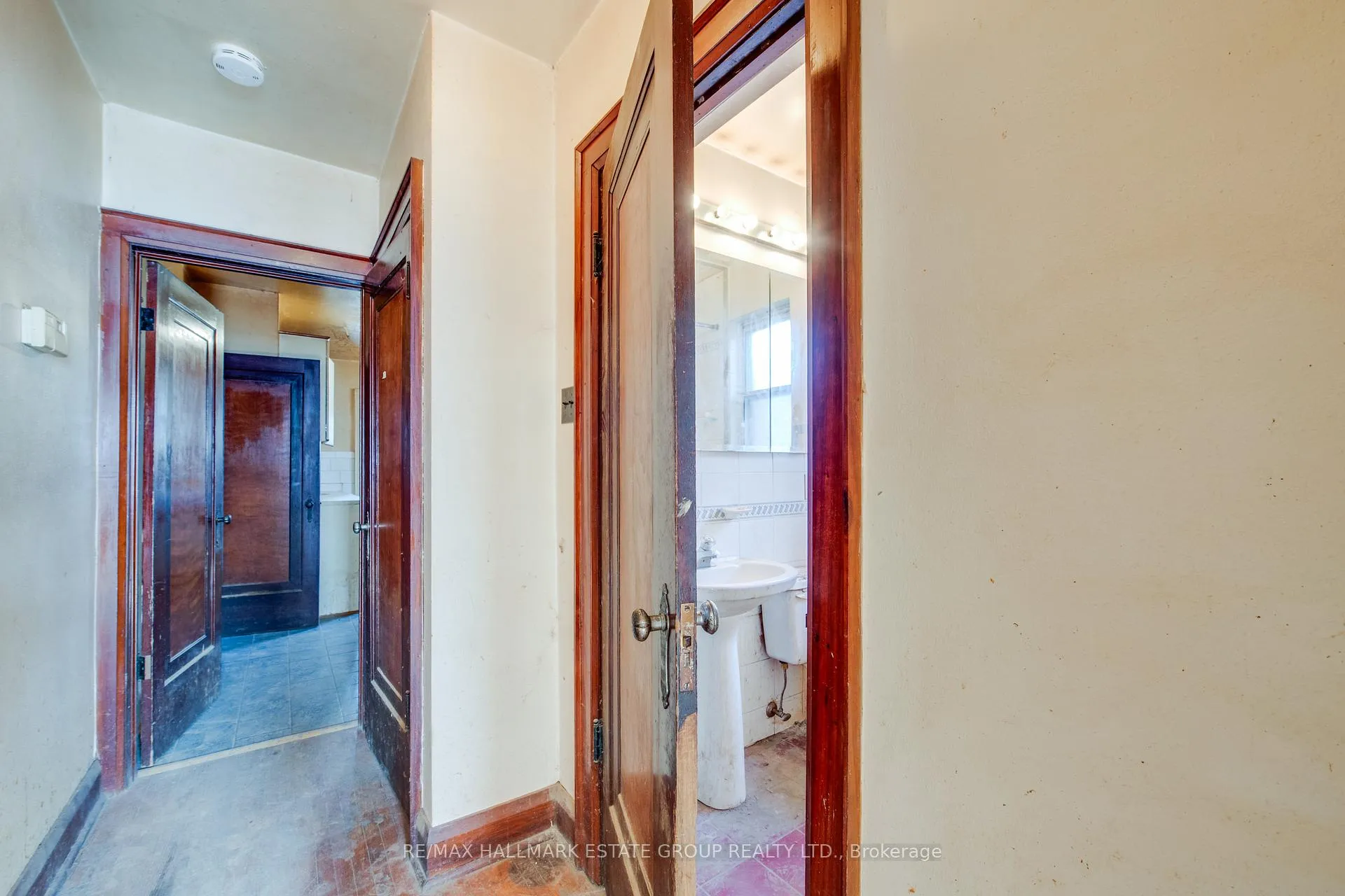Photo 13 of 85 Kings Park Boulevard, Toronto, Danforth Village-East York — HOMEH