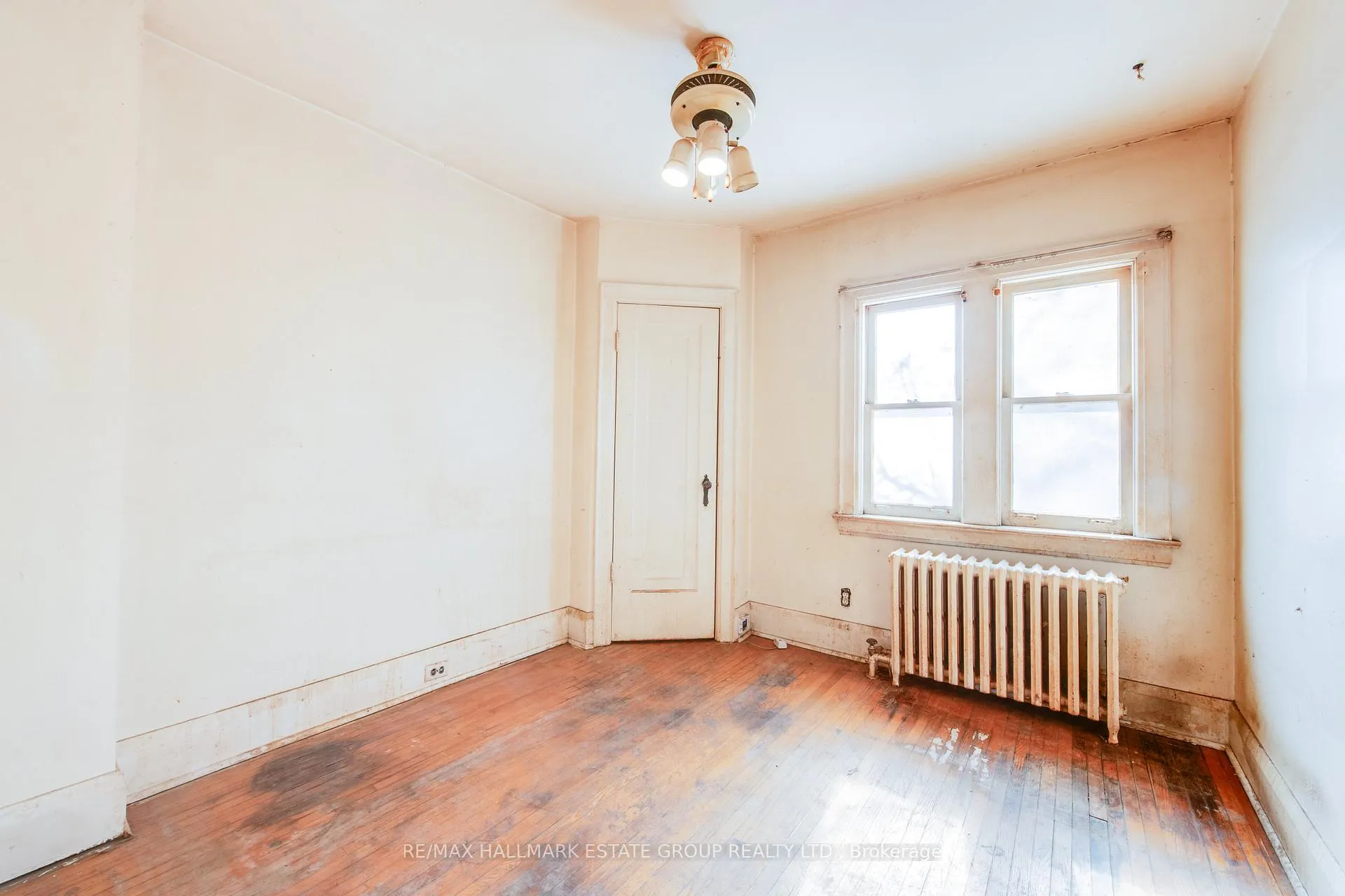 Photo 17 of 85 Kings Park Boulevard, Toronto, Danforth Village-East York — HOMEH