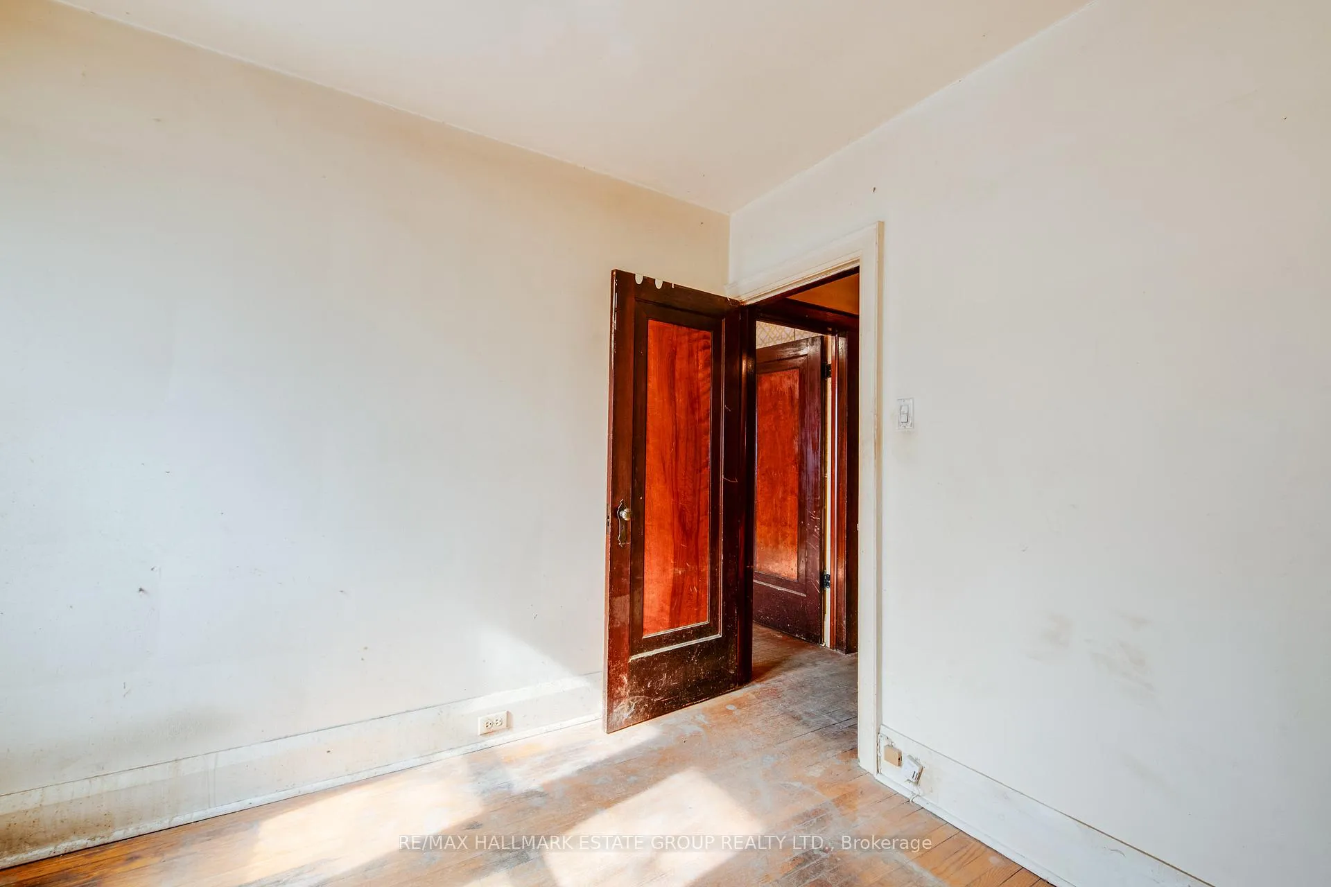 Photo 19 of 85 Kings Park Boulevard, Toronto, Danforth Village-East York — HOMEH