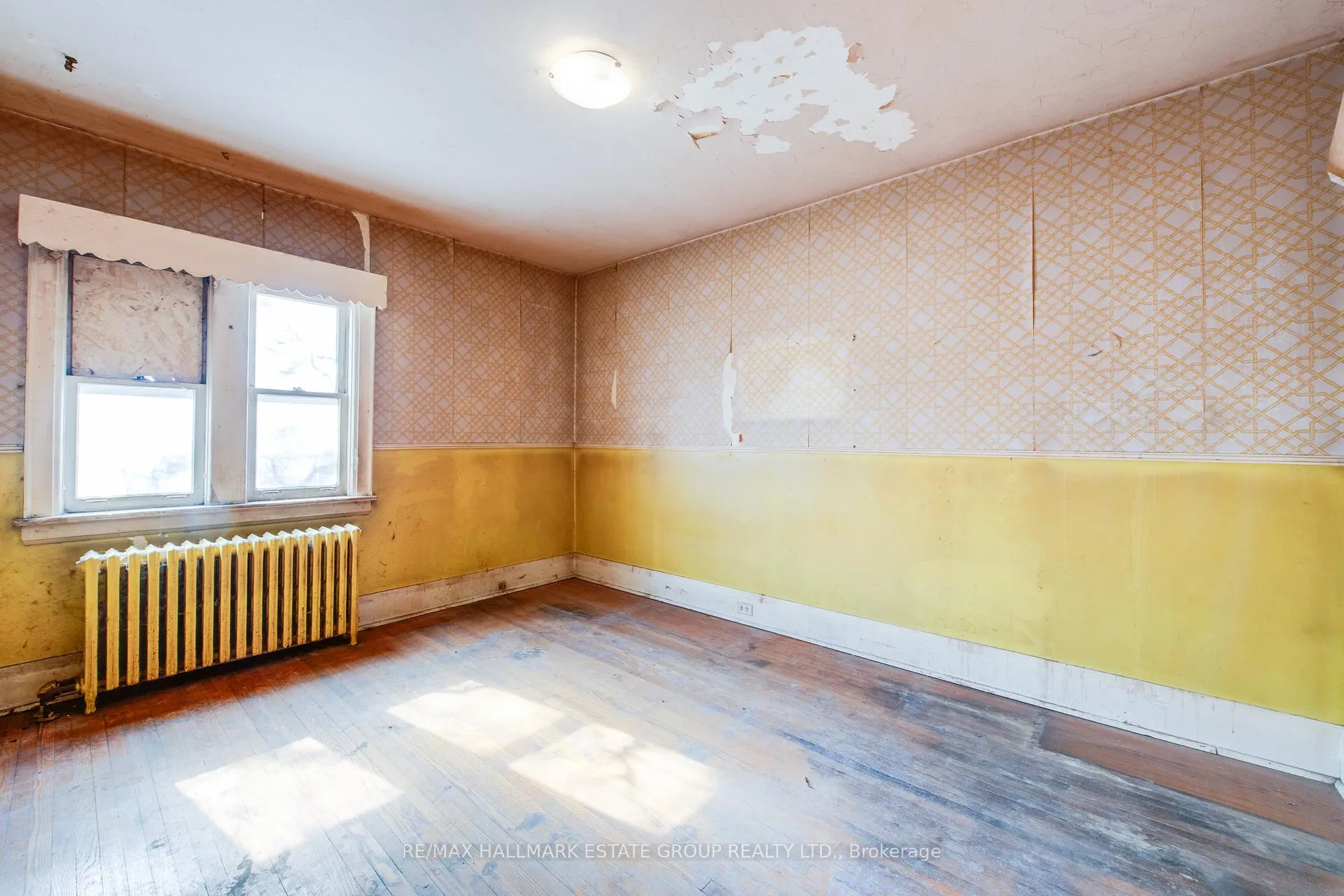 Photo 21 of 85 Kings Park Boulevard, Toronto, Danforth Village-East York — HOMEH