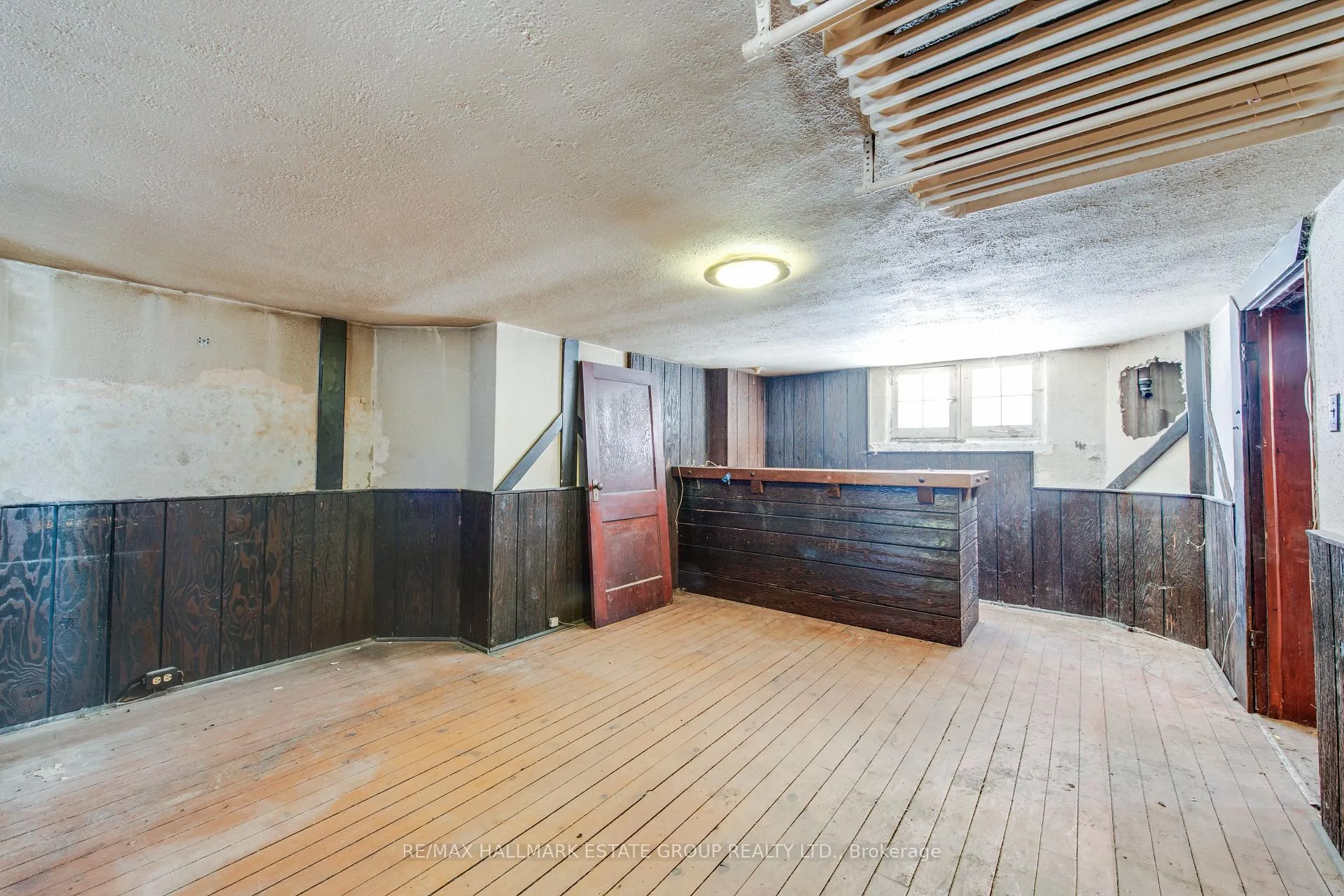 Photo 32 of 85 Kings Park Boulevard, Toronto, Danforth Village-East York — HOMEH