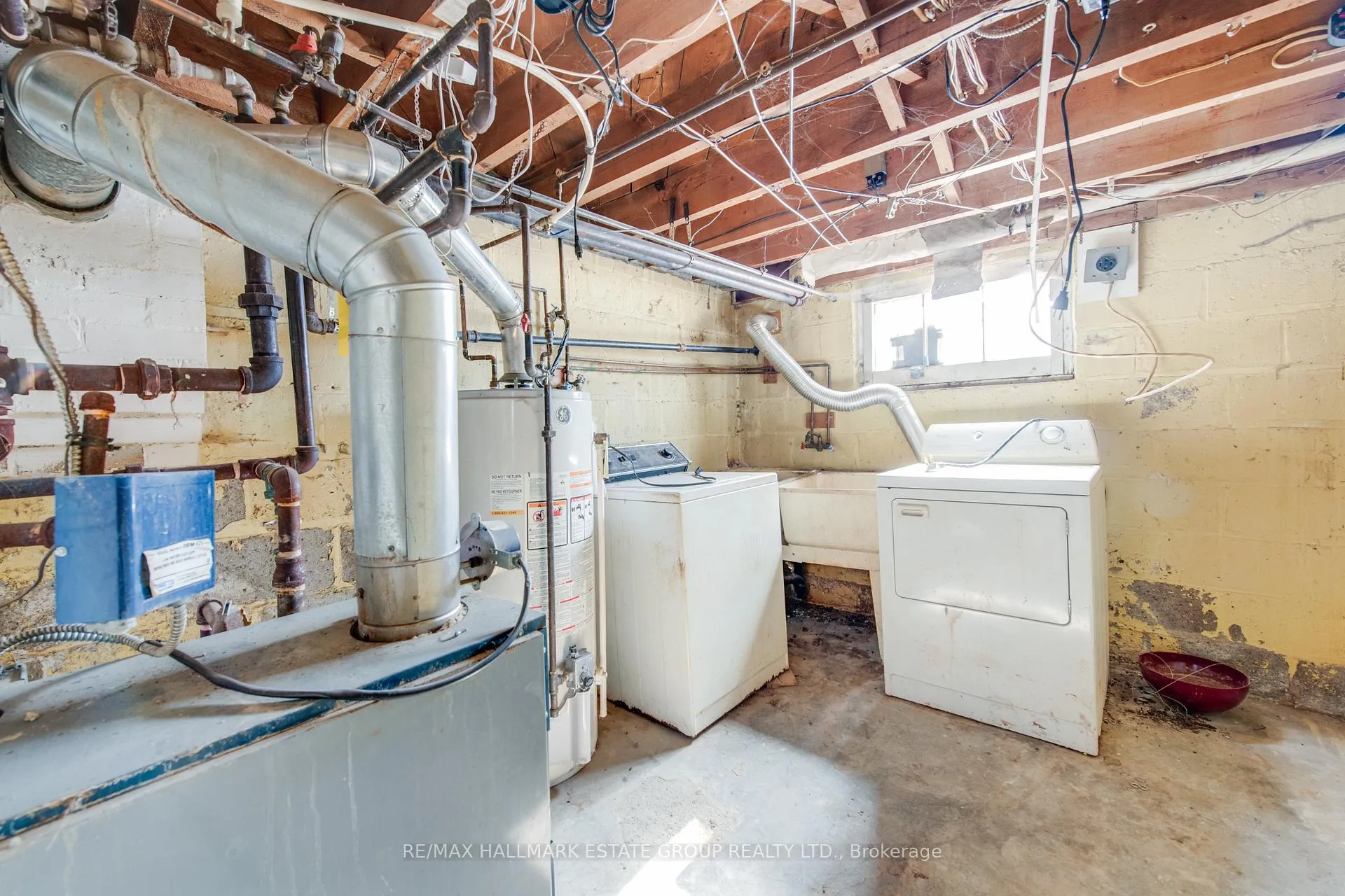 Photo 40 of 85 Kings Park Boulevard, Toronto, Danforth Village-East York — HOMEH