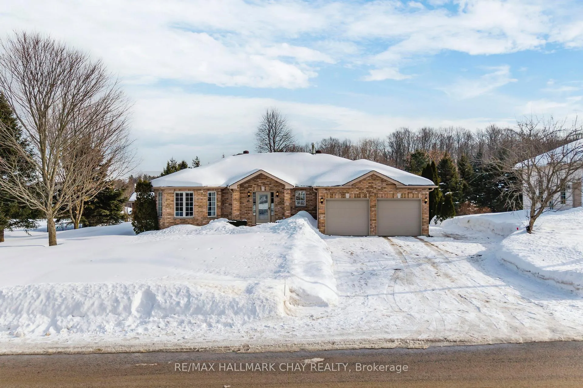 Photo 1 of 48 Marlow Circle, Springwater, Hillsdale — HOMEH