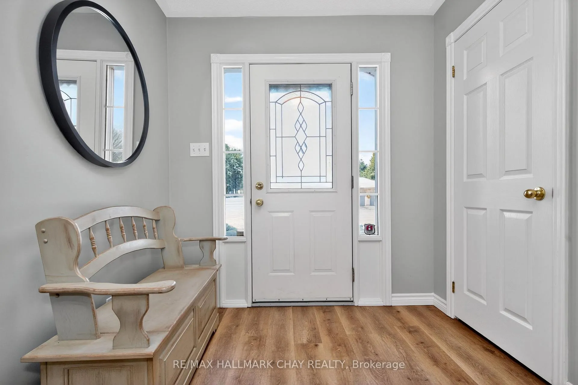Photo 3 of 48 Marlow Circle, Springwater, Hillsdale — HOMEH