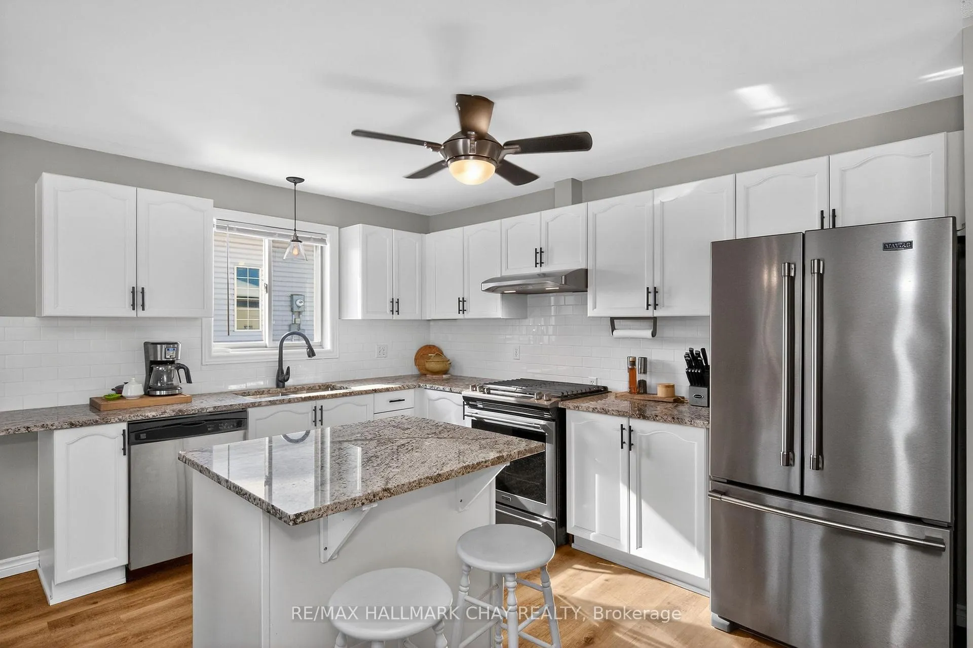 Photo 5 of 48 Marlow Circle, Springwater, Hillsdale — HOMEH