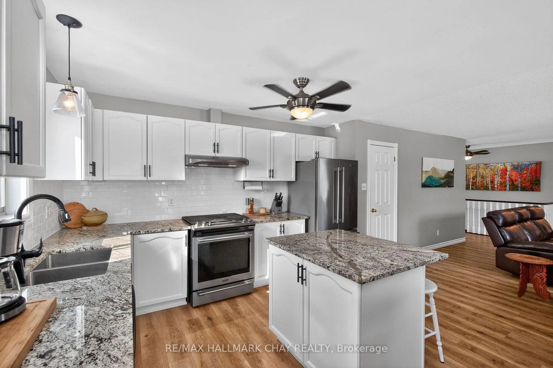 Photo 7 of 48 Marlow Circle, Springwater, Hillsdale — HOMEH