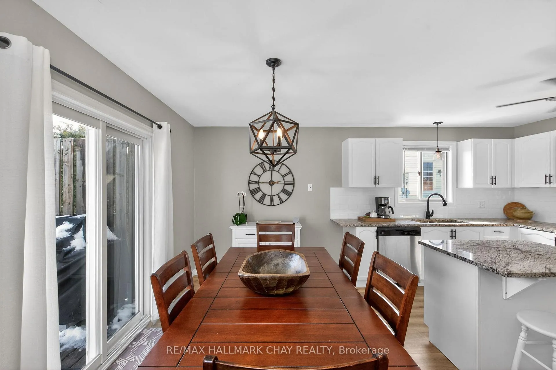 Photo 10 of 48 Marlow Circle, Springwater, Hillsdale — HOMEH