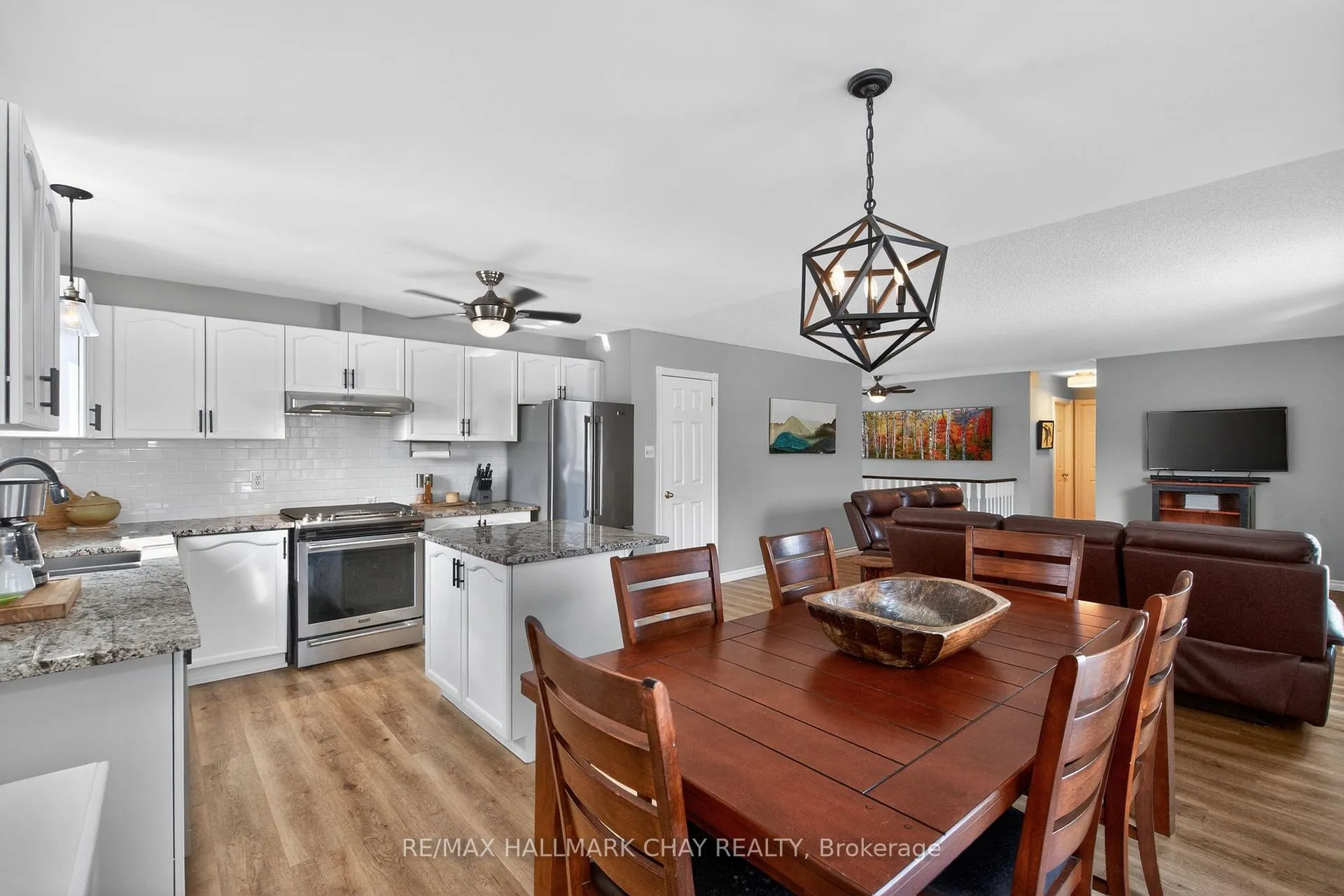 Photo 12 of 48 Marlow Circle, Springwater, Hillsdale — HOMEH