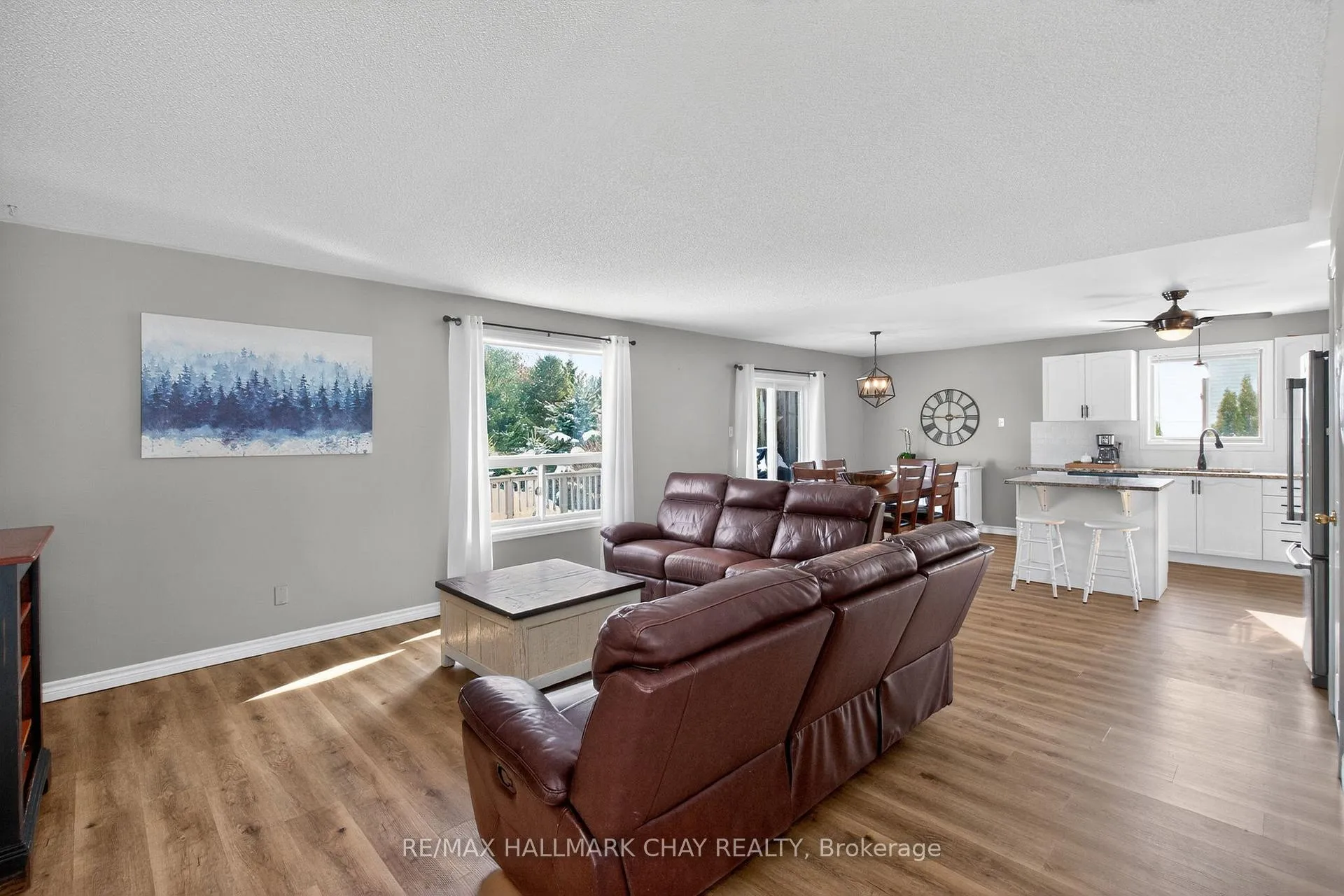 Photo 15 of 48 Marlow Circle, Springwater, Hillsdale — HOMEH