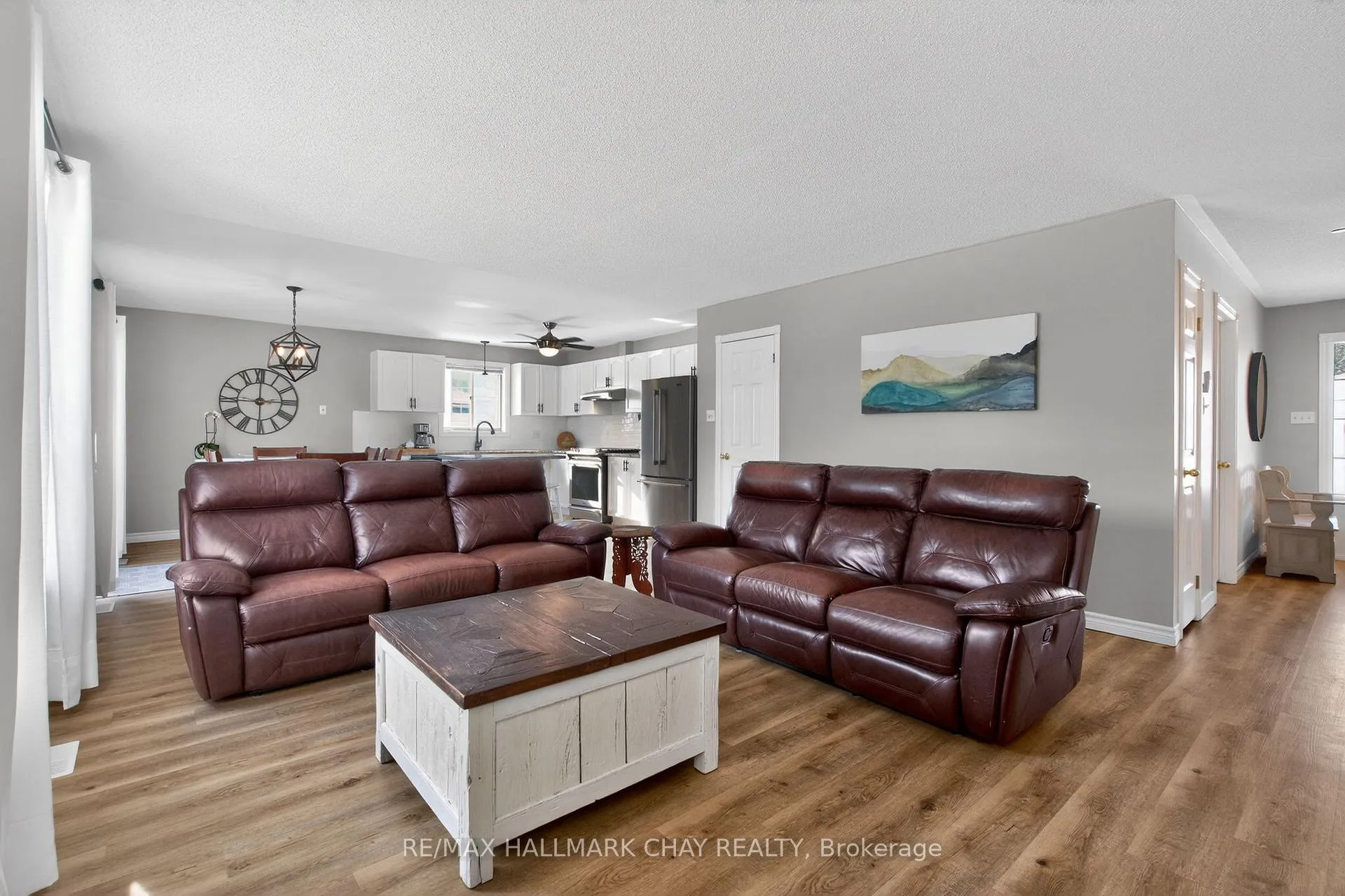 Photo 16 of 48 Marlow Circle, Springwater, Hillsdale — HOMEH