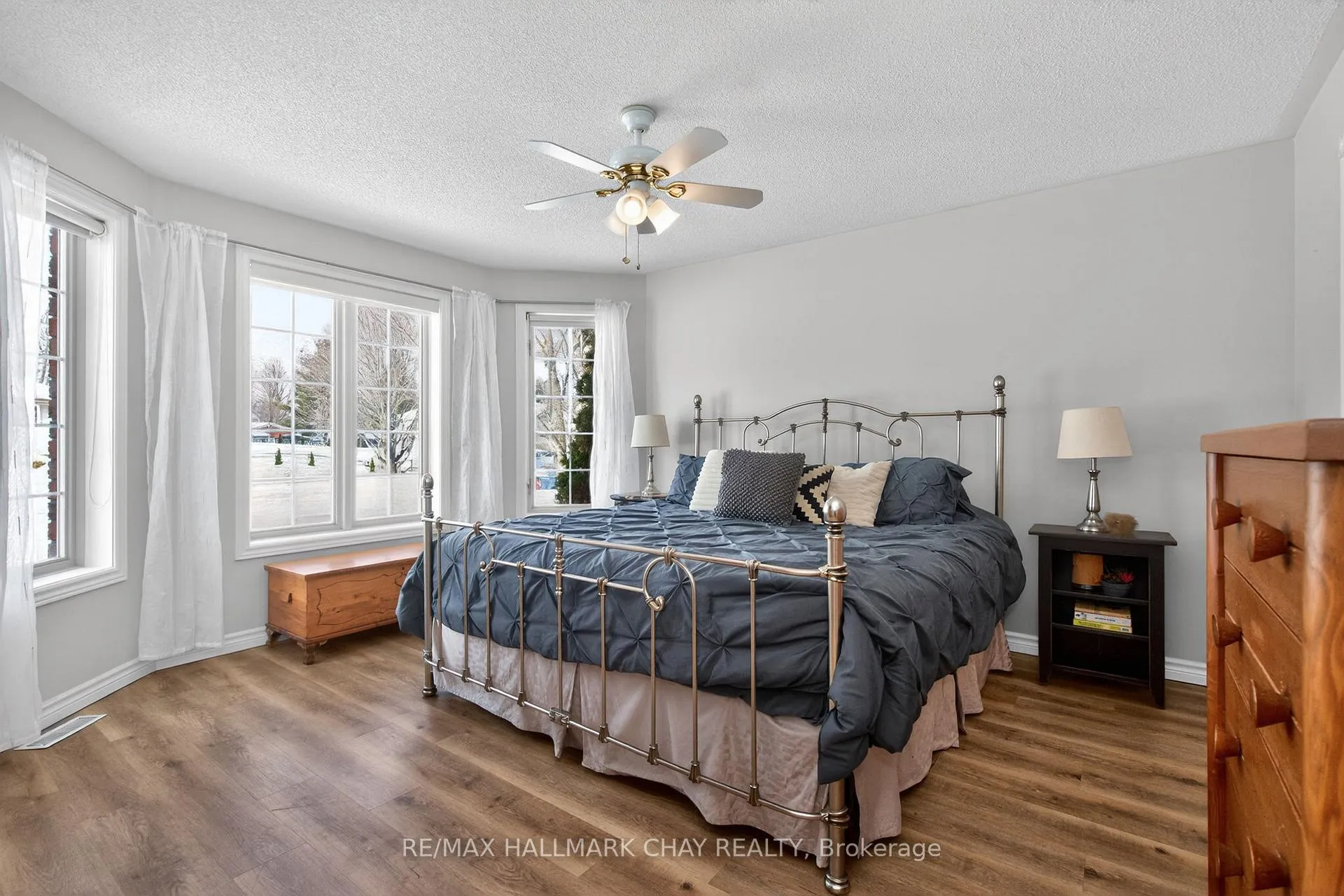 Photo 17 of 48 Marlow Circle, Springwater, Hillsdale — HOMEH