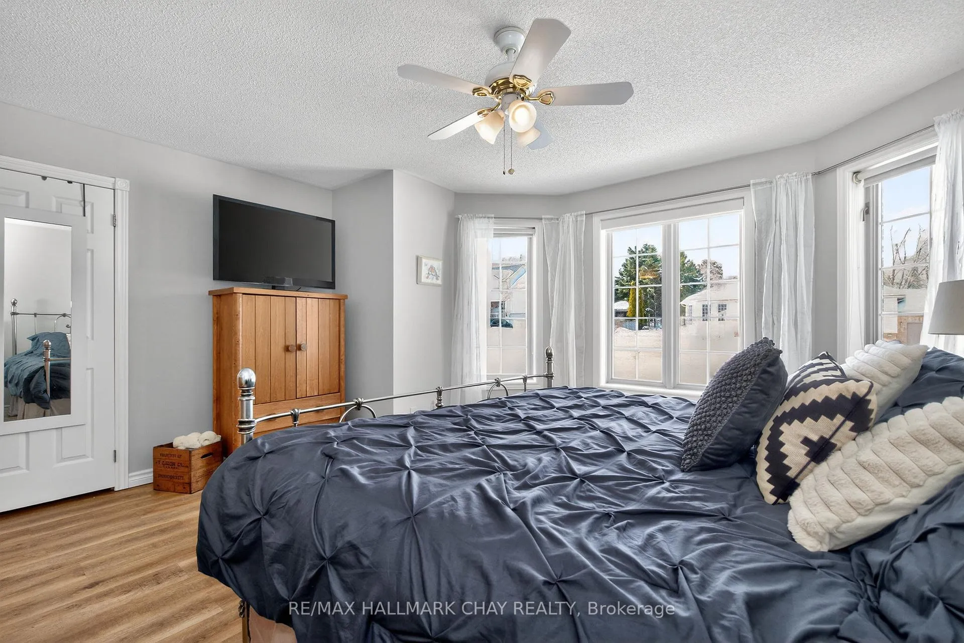 Photo 18 of 48 Marlow Circle, Springwater, Hillsdale — HOMEH