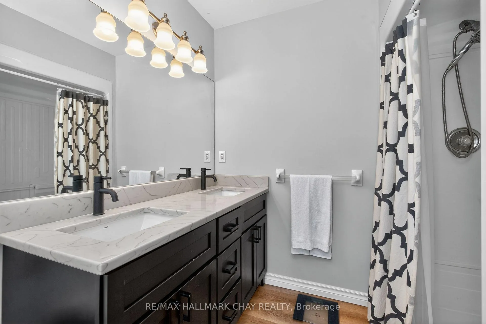 Photo 20 of 48 Marlow Circle, Springwater, Hillsdale — HOMEH