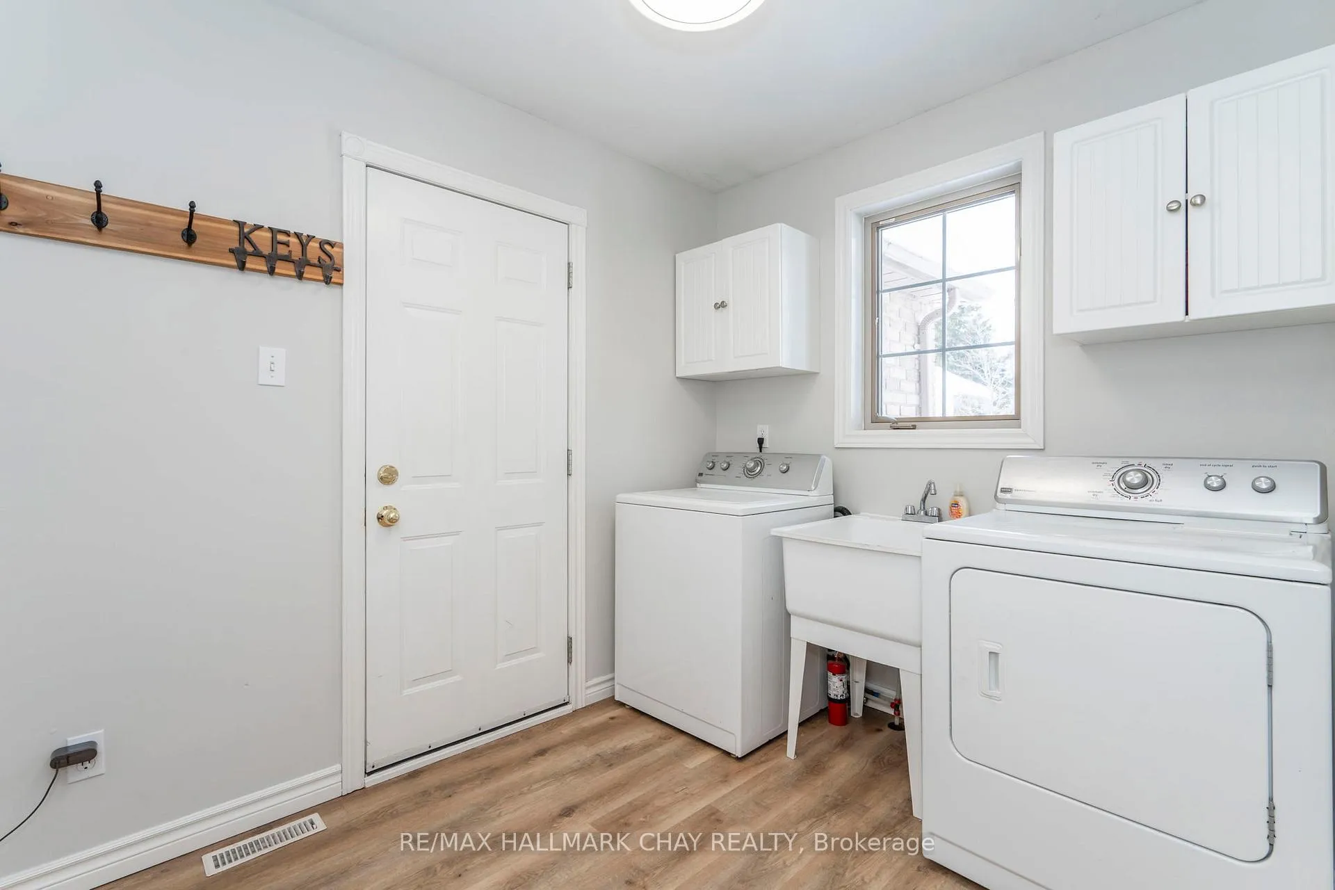Photo 24 of 48 Marlow Circle, Springwater, Hillsdale — HOMEH