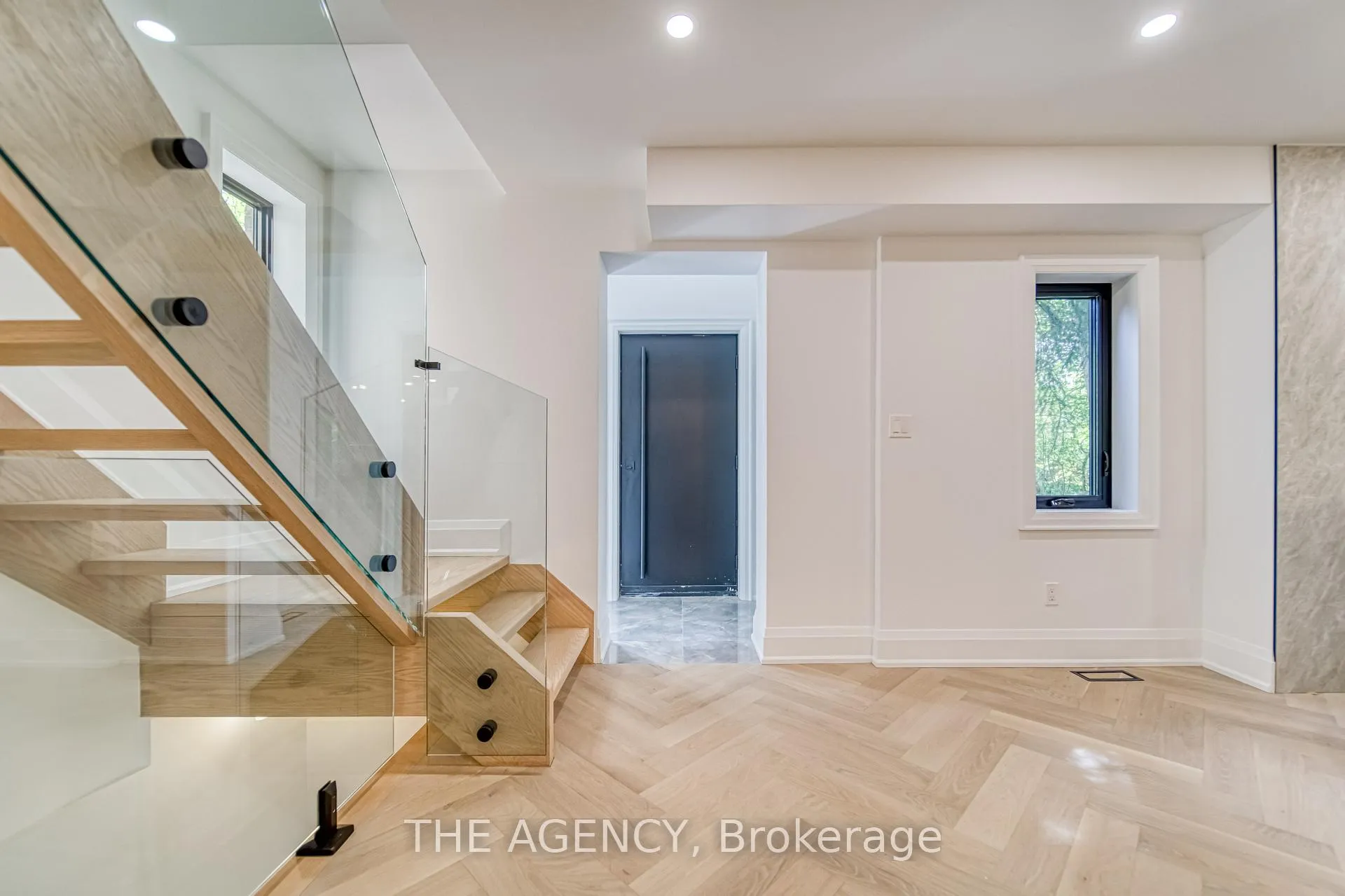 Photo 3 of 16 Duncannon Drive, Toronto, Forest Hill South — HOMEH