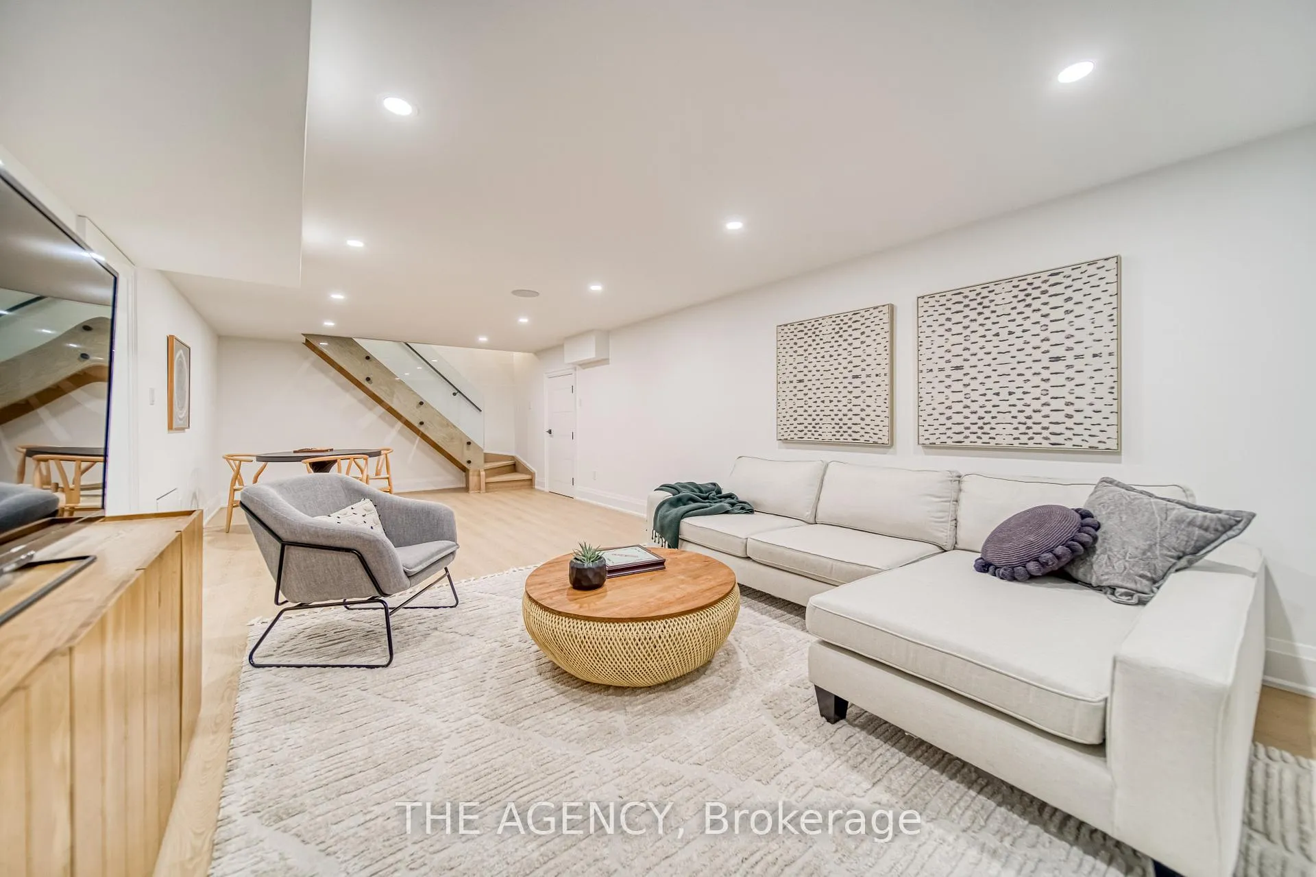 Photo 30 of 16 Duncannon Drive, Toronto, Forest Hill South — HOMEH
