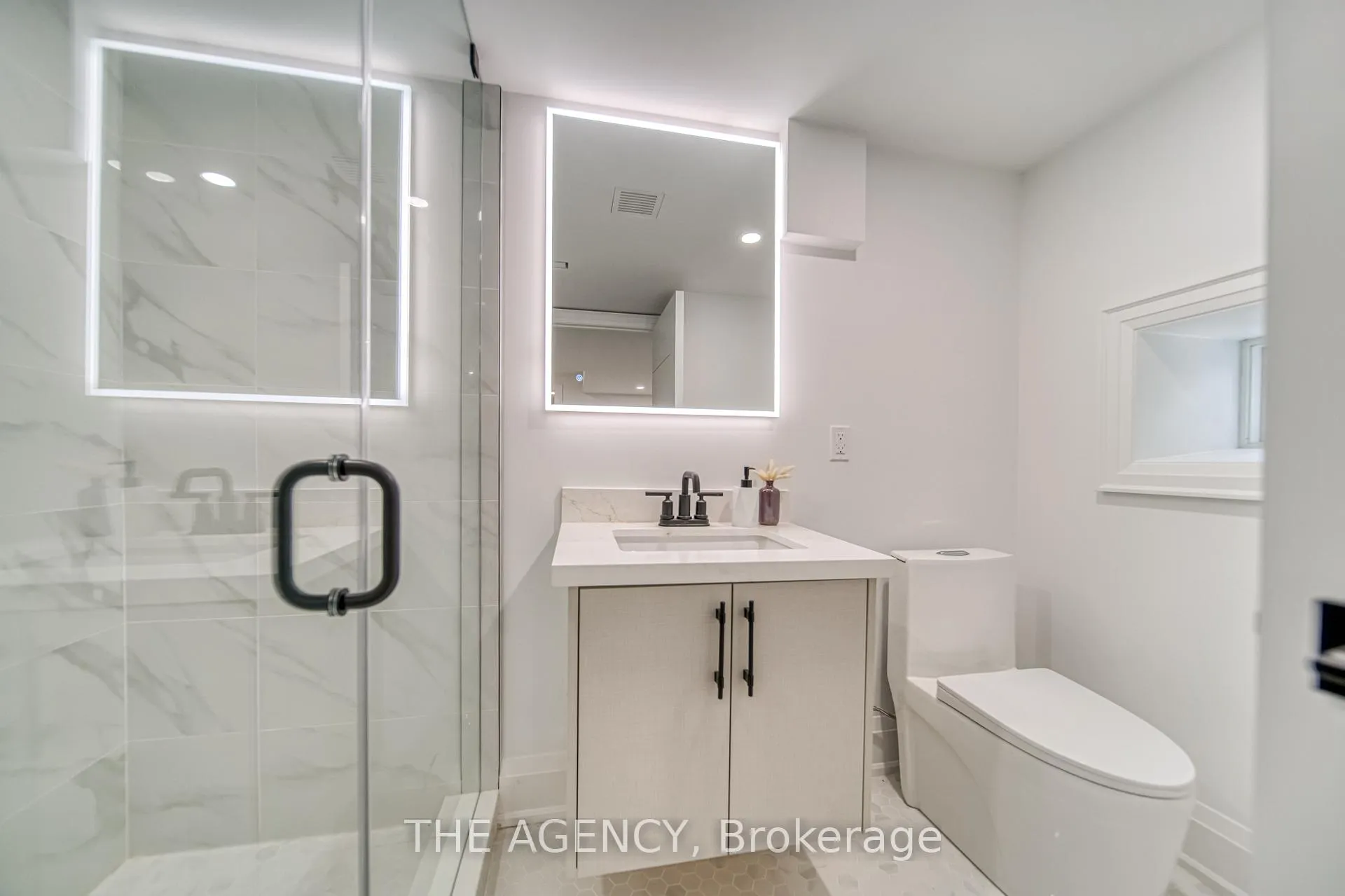Photo 32 of 16 Duncannon Drive, Toronto, Forest Hill South — HOMEH