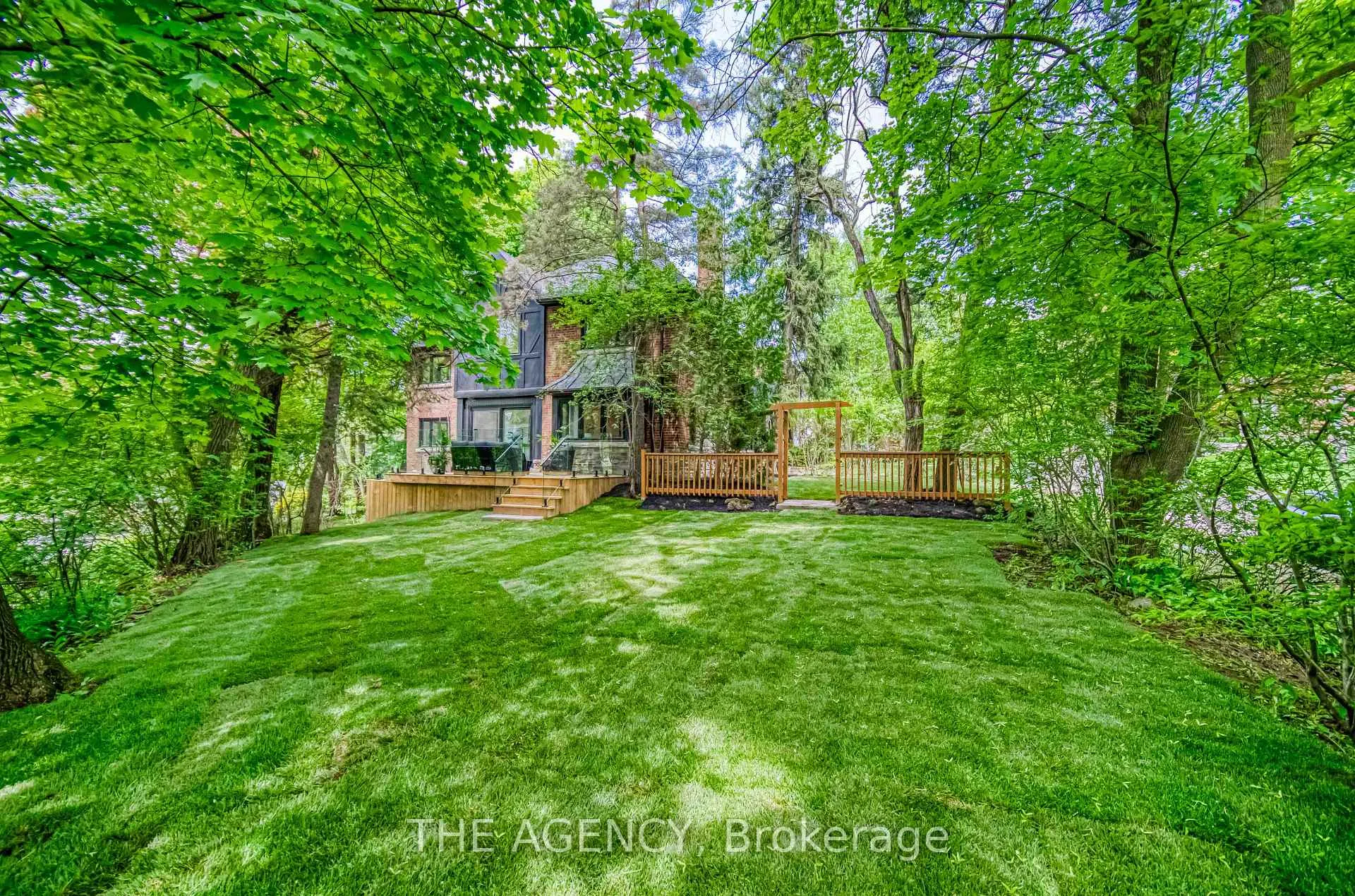 Photo 33 of 16 Duncannon Drive, Toronto, Forest Hill South — HOMEH