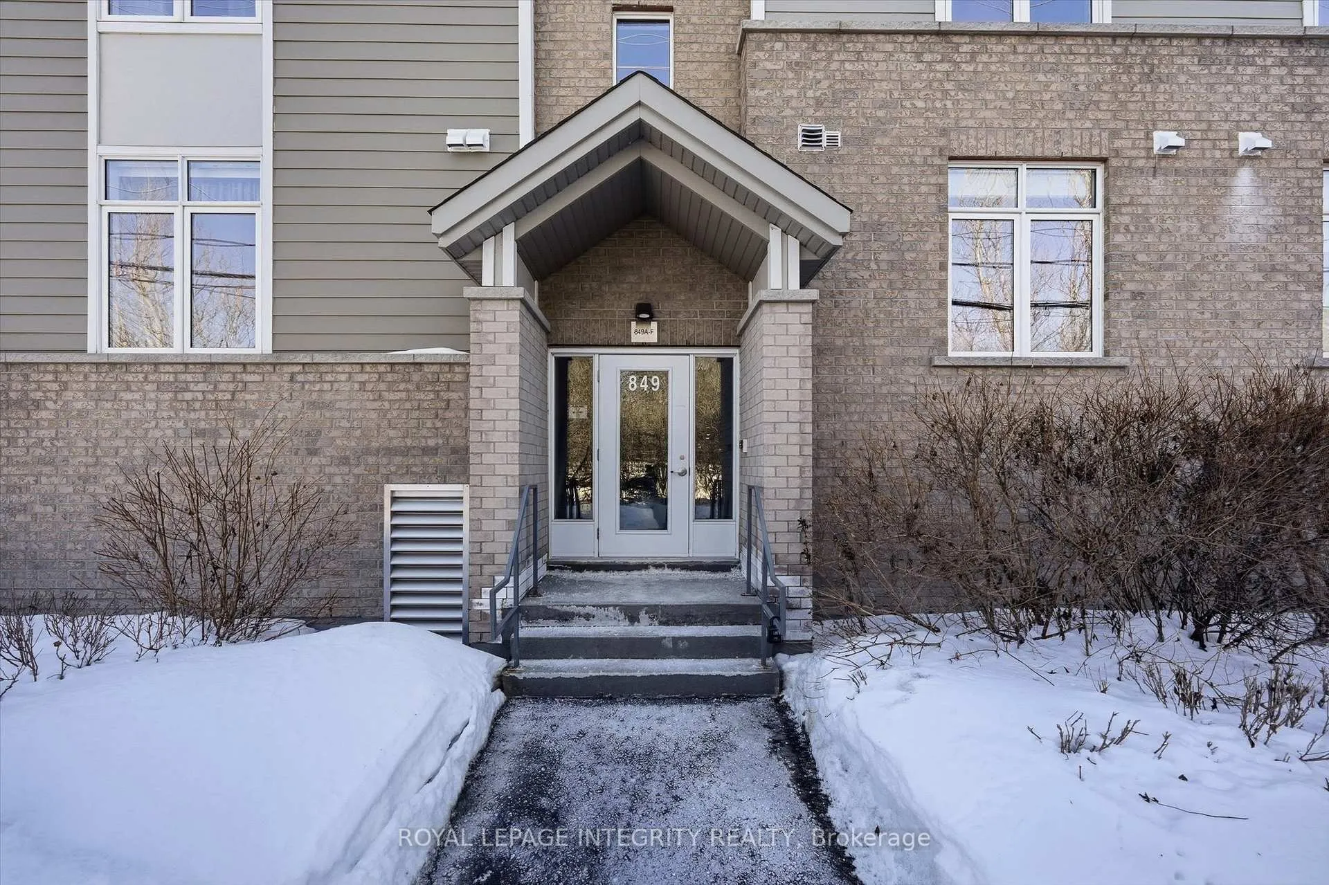 Photo 2 of Unit C, 849 Blackcomb Private, Ottawa, Elmvale Acres — HOMEH