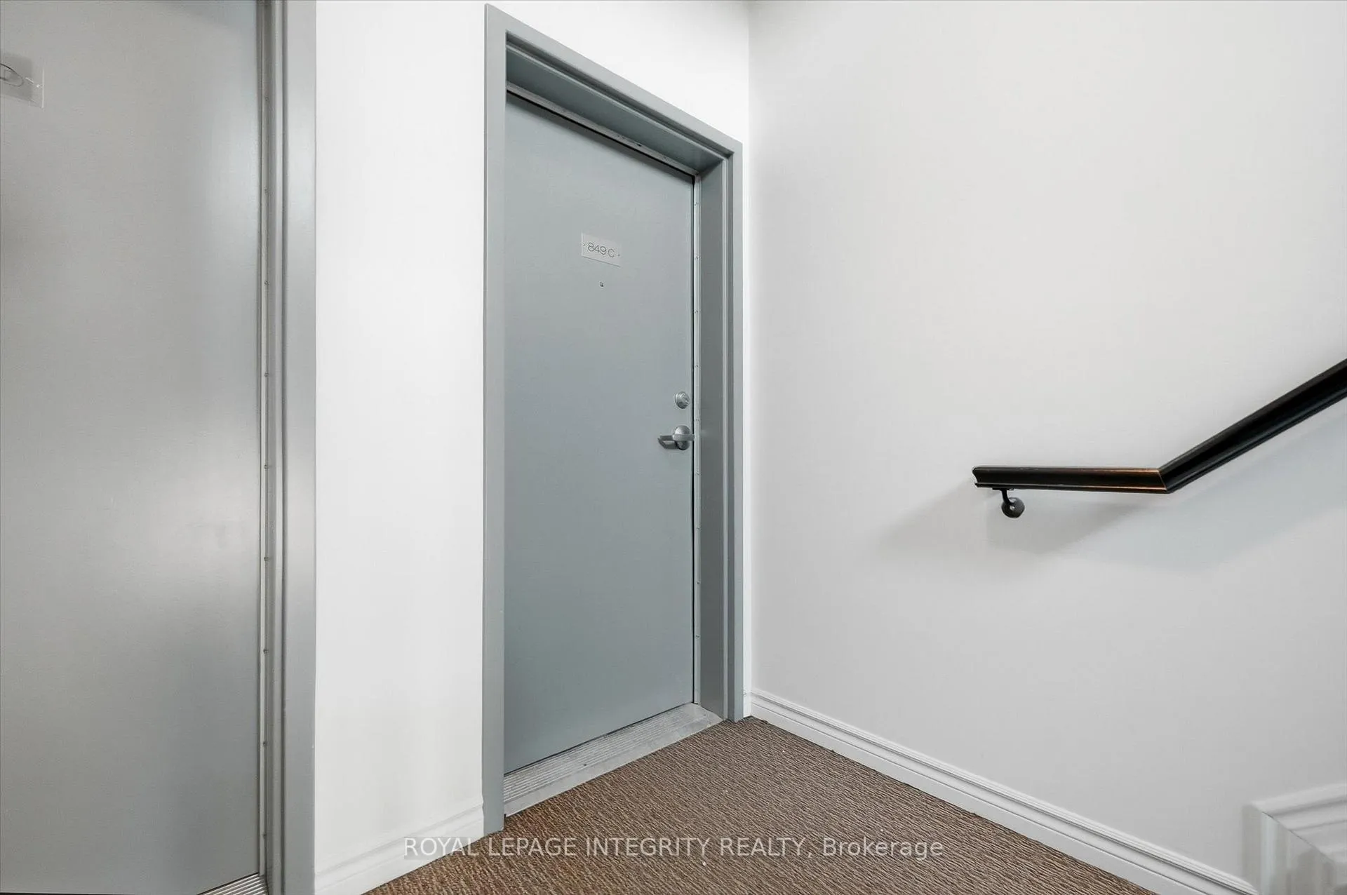 Photo 4 of Unit C, 849 Blackcomb Private, Ottawa, Elmvale Acres — HOMEH