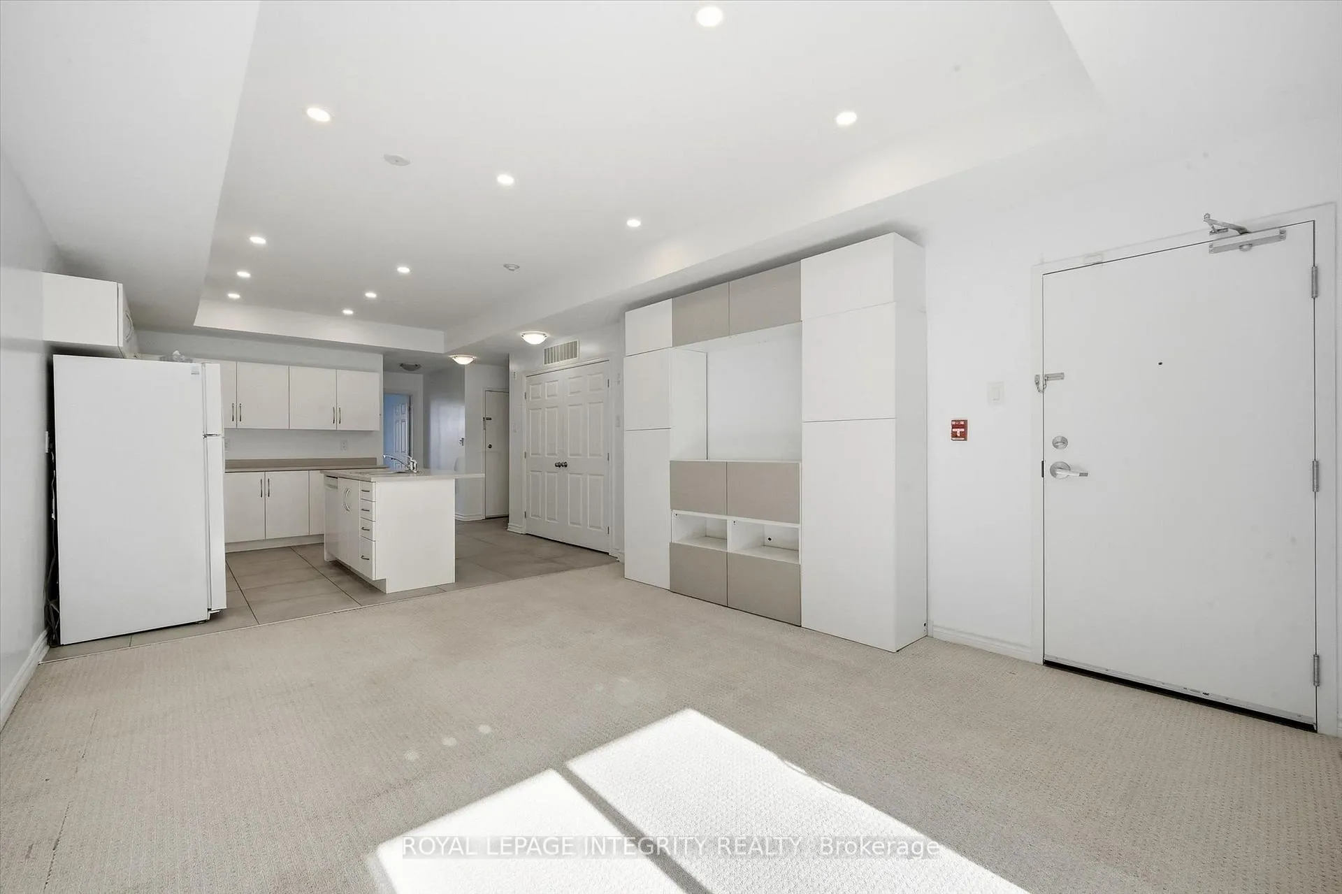 Photo 12 of Unit C, 849 Blackcomb Private, Ottawa, Elmvale Acres — HOMEH