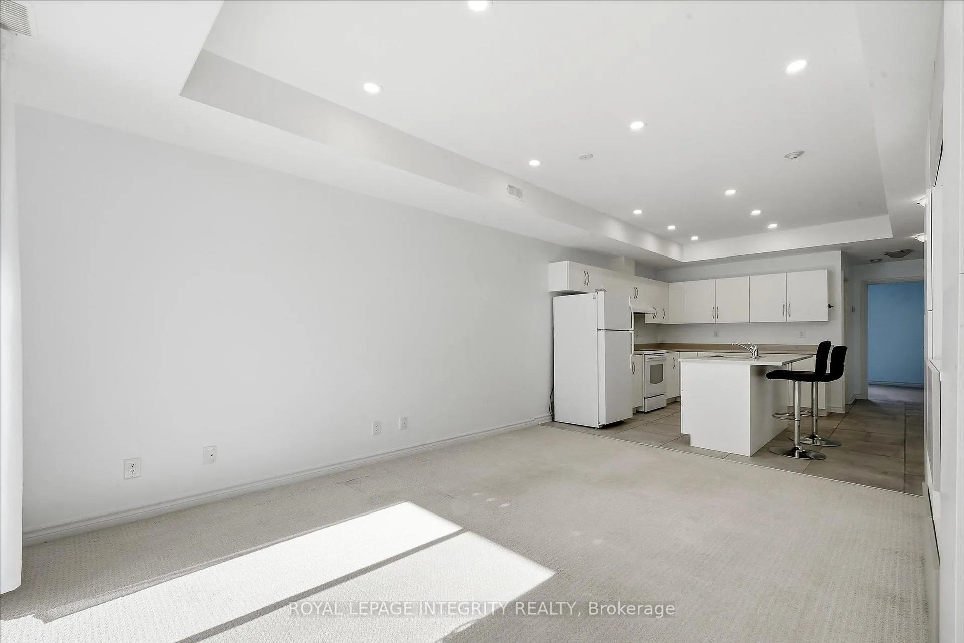 Photo 14 of Unit C, 849 Blackcomb Private, Ottawa, Elmvale Acres — HOMEH
