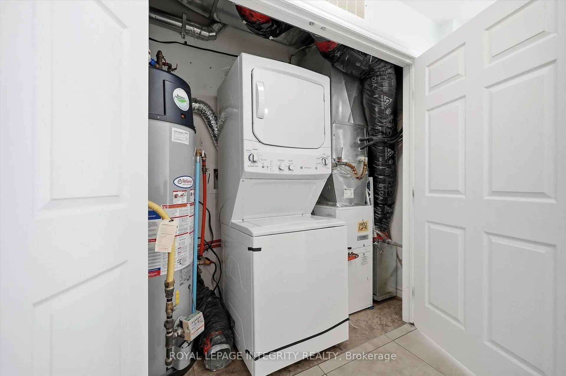 Photo 20 of Unit C, 849 Blackcomb Private, Ottawa, Elmvale Acres — HOMEH