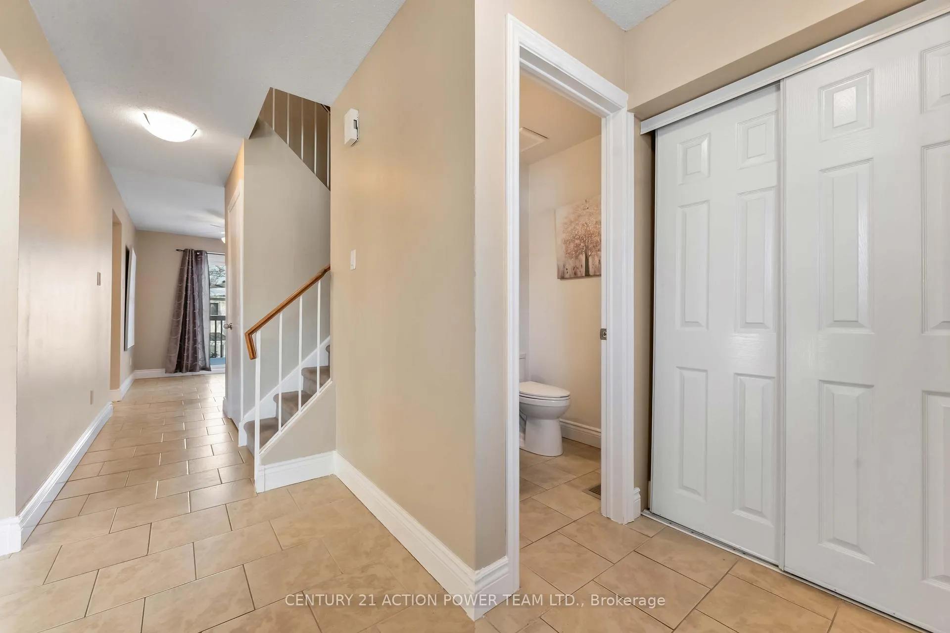 Photo 6 of Unit A, 1936 Longman Crescent, Ottawa, Chateauneuf — HOMEH