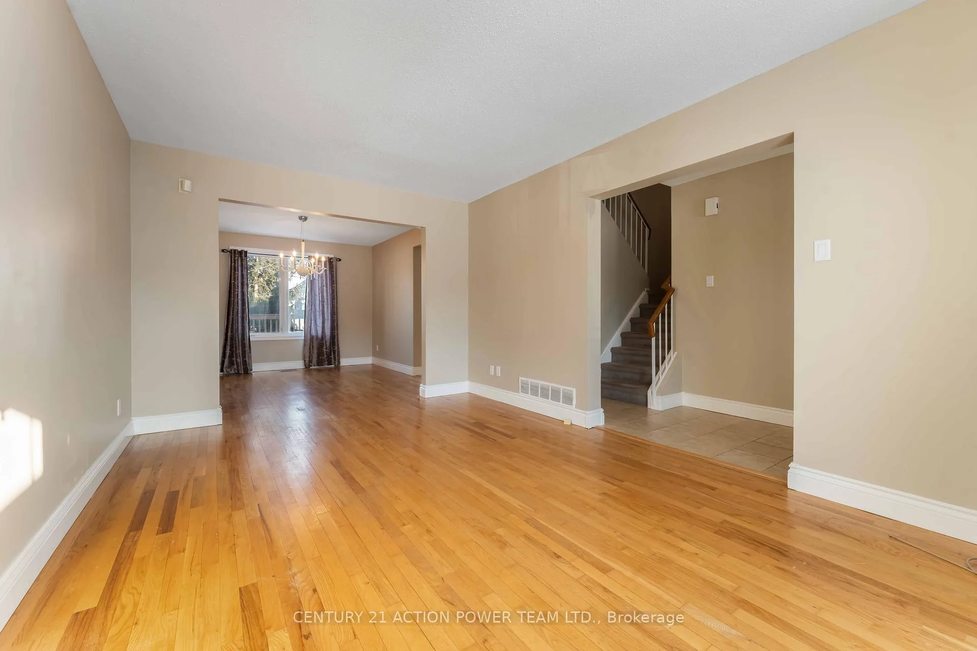 Photo 11 of Unit A, 1936 Longman Crescent, Ottawa, Chateauneuf — HOMEH