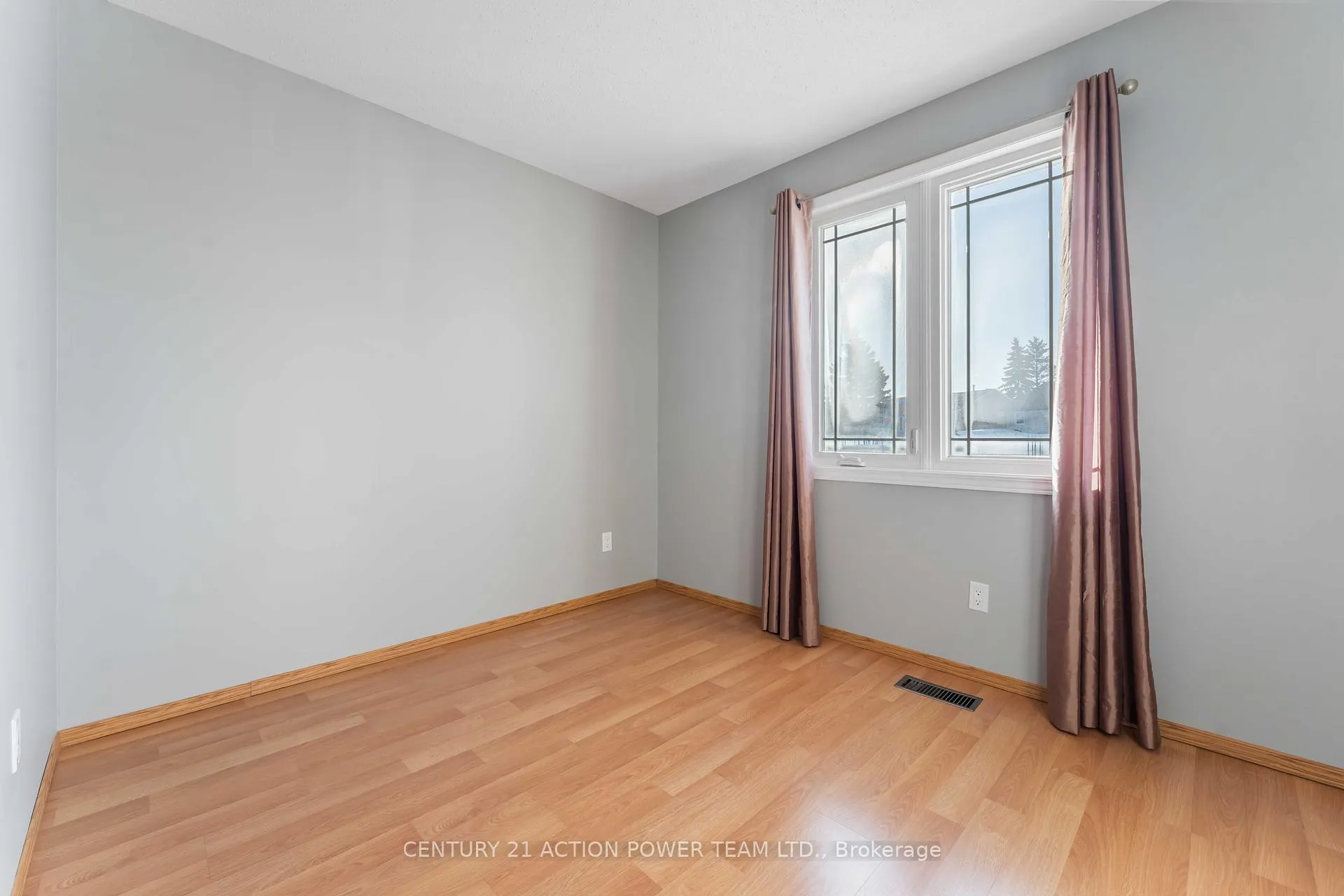 Photo 26 of Unit A, 1936 Longman Crescent, Ottawa, Chateauneuf — HOMEH