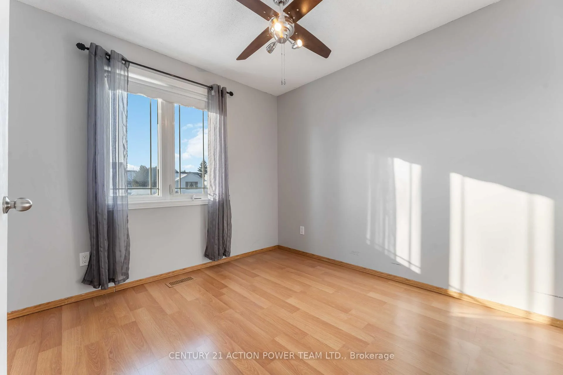 Photo 29 of Unit A, 1936 Longman Crescent, Ottawa, Chateauneuf — HOMEH
