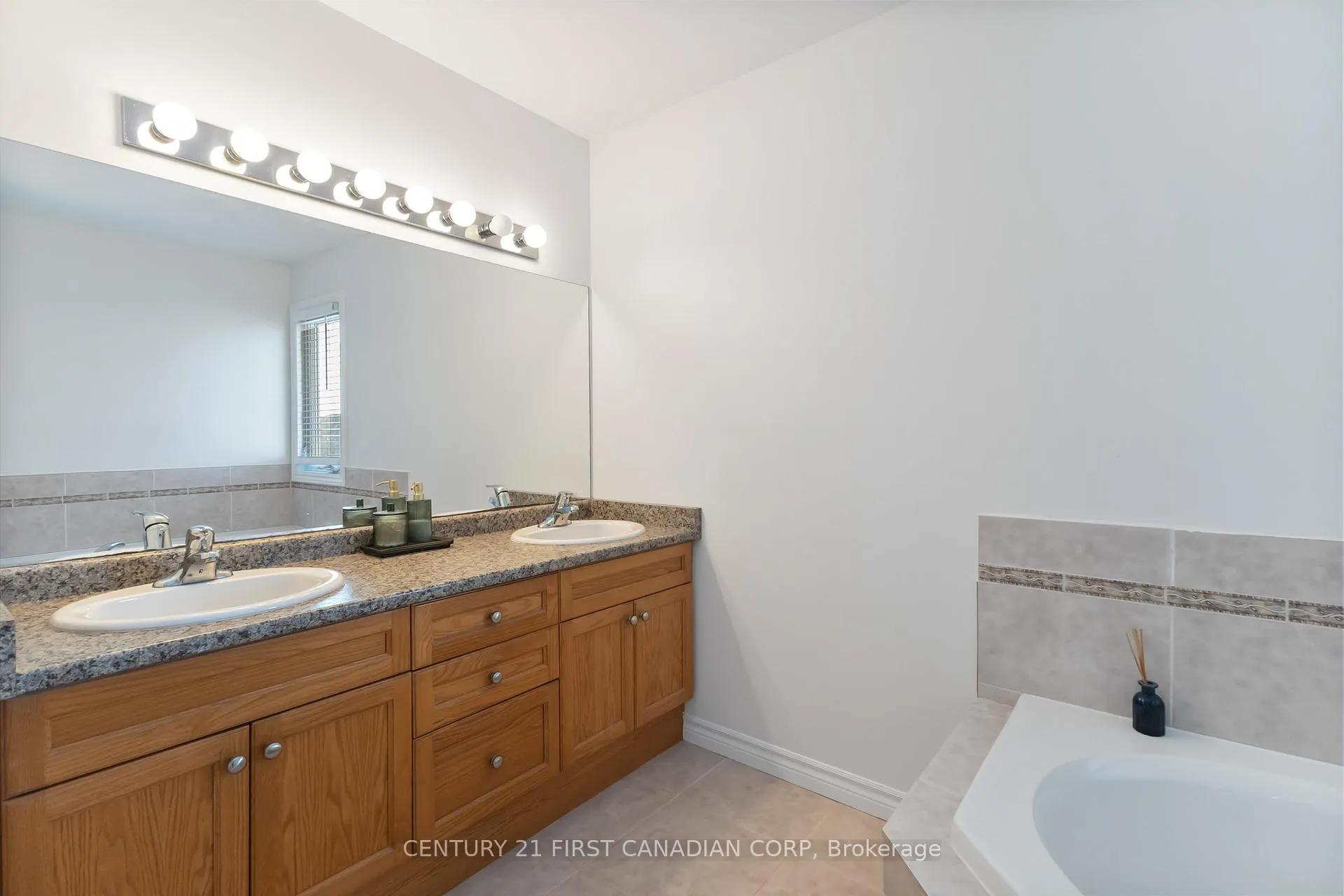 Photo 18 of 1 Watson Crescent, Central Elgin, Rural Central Elgin — HOMEH