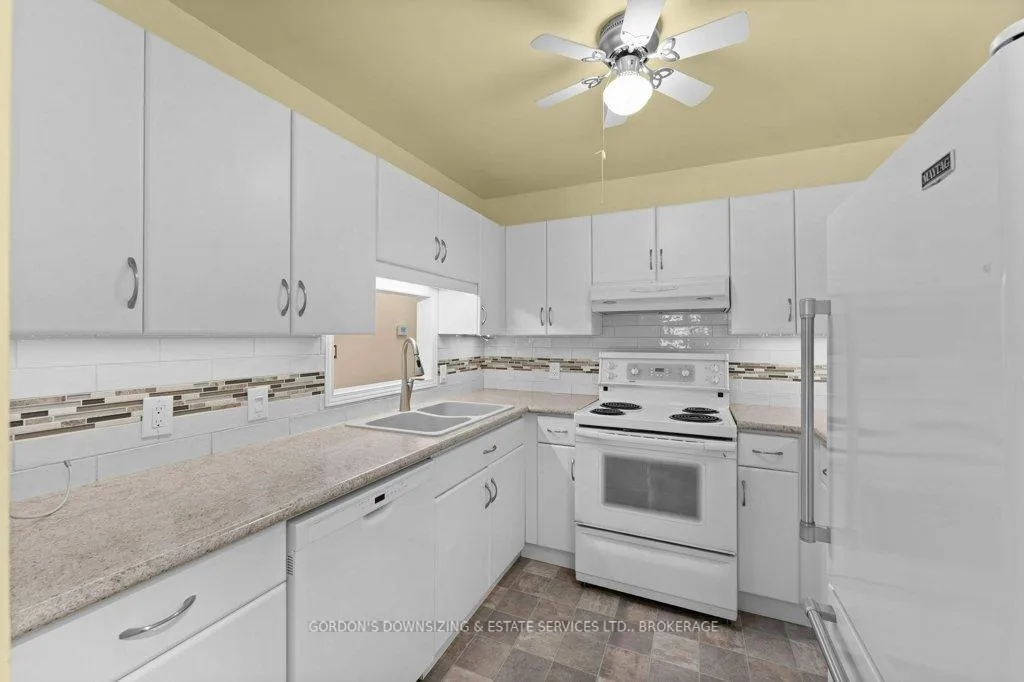 Photo 11 of 1112 Featherstone Court, Kingston, City Southwest — HOMEH