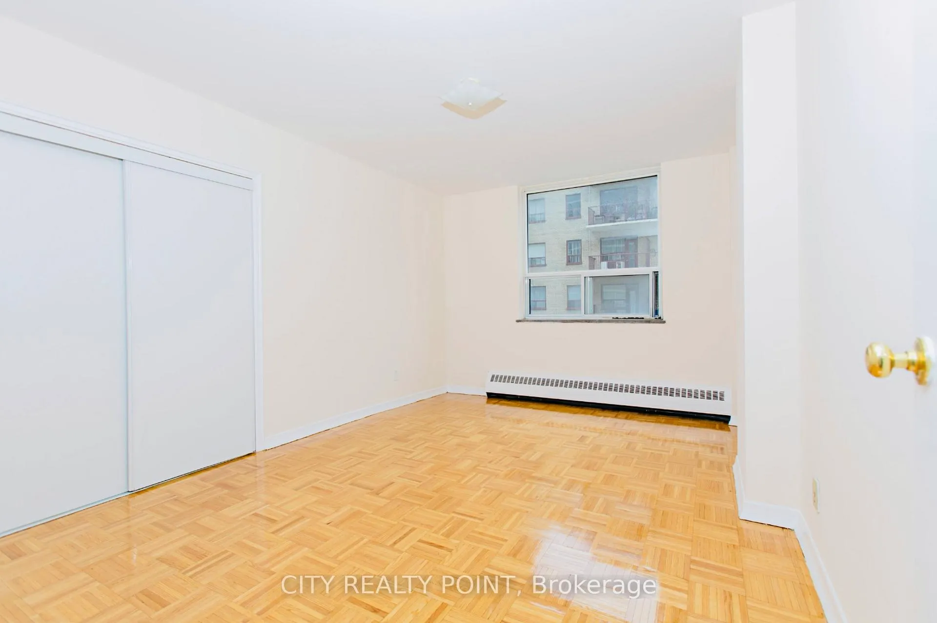 Photo 5 of Unit 704, 490 Eglinton Avenue E, Toronto, Mount Pleasant East — HOMEH