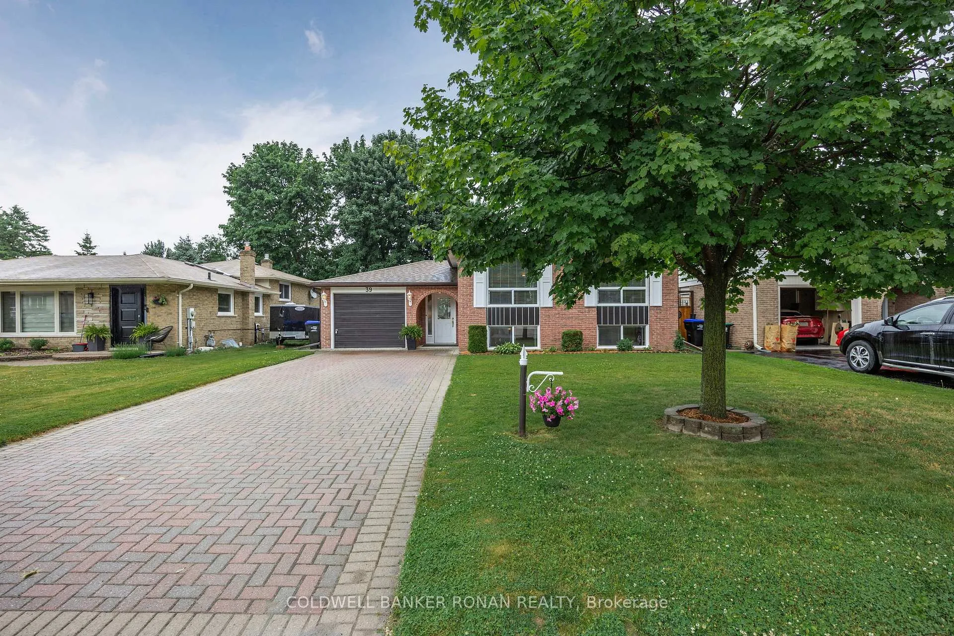 Photo 3 of 39 Mitchell Avenue, New Tecumseth, Alliston — HOMEH