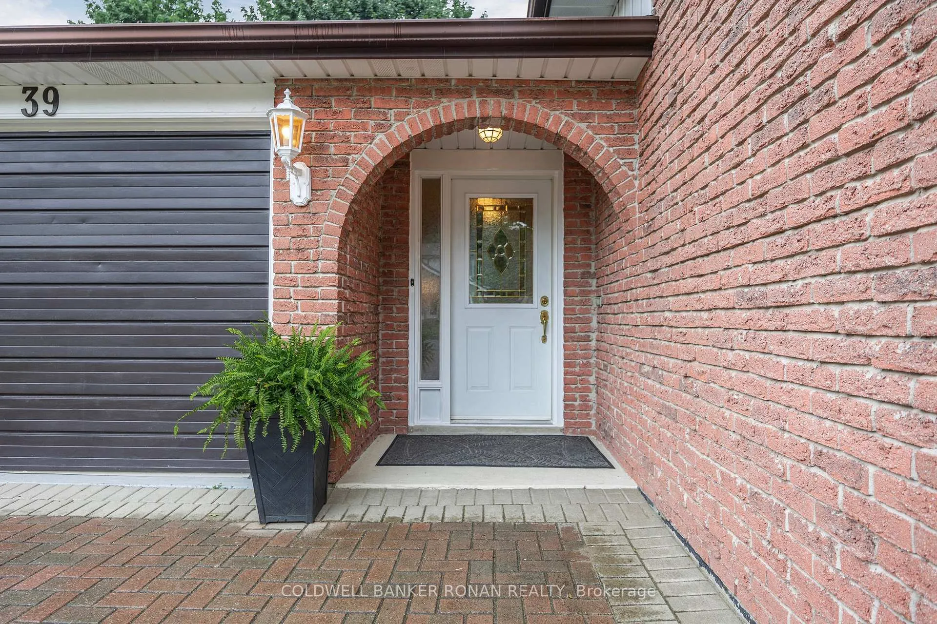 Photo 4 of 39 Mitchell Avenue, New Tecumseth, Alliston — HOMEH