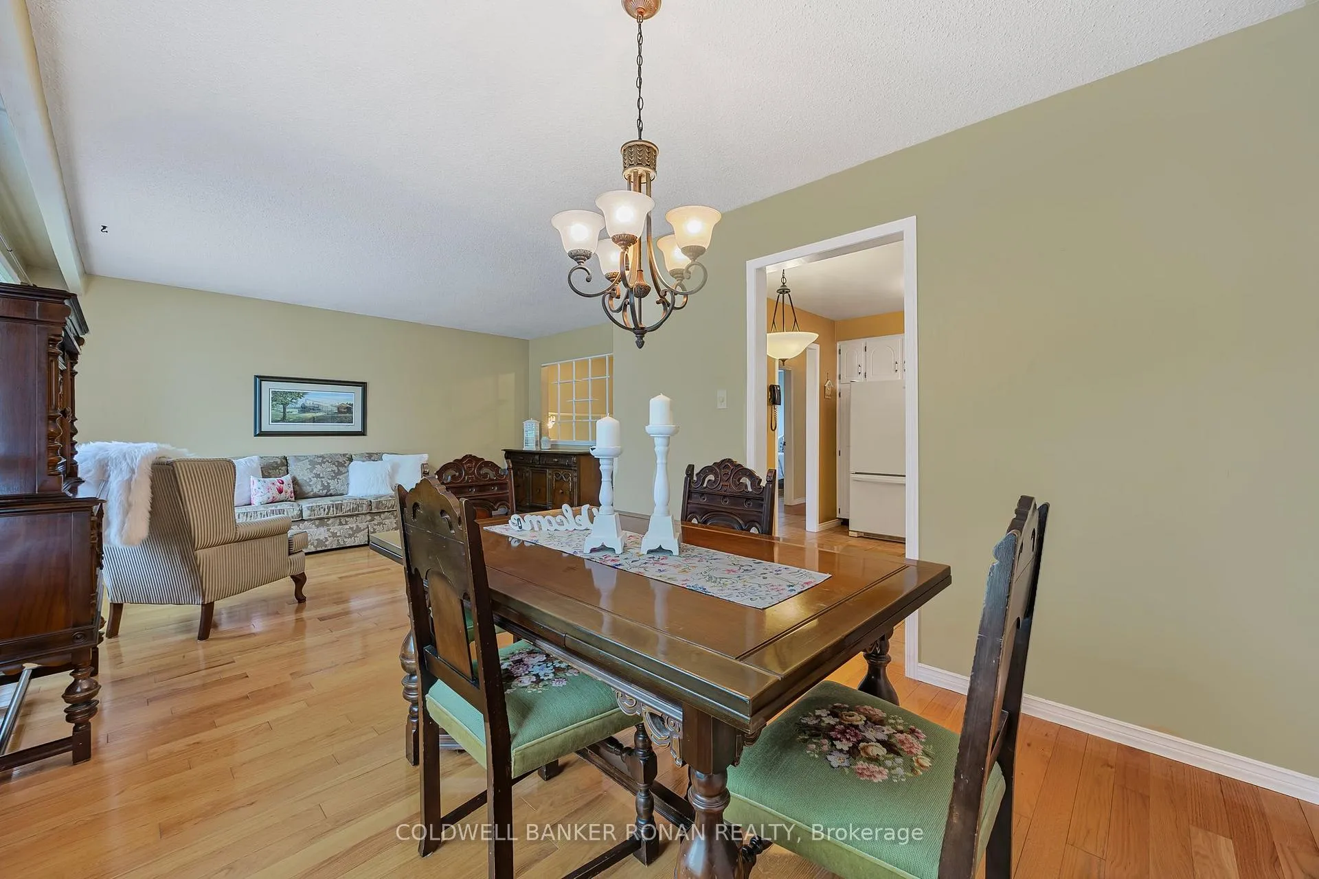 Photo 9 of 39 Mitchell Avenue, New Tecumseth, Alliston — HOMEH