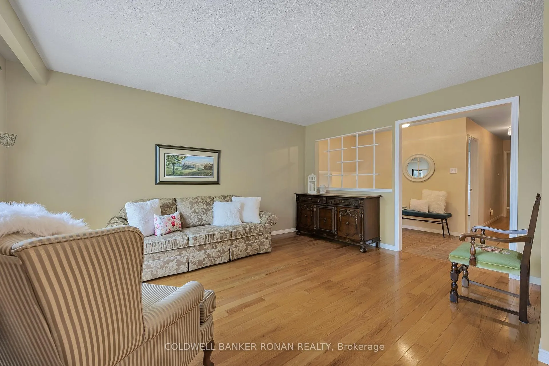 Photo 11 of 39 Mitchell Avenue, New Tecumseth, Alliston — HOMEH
