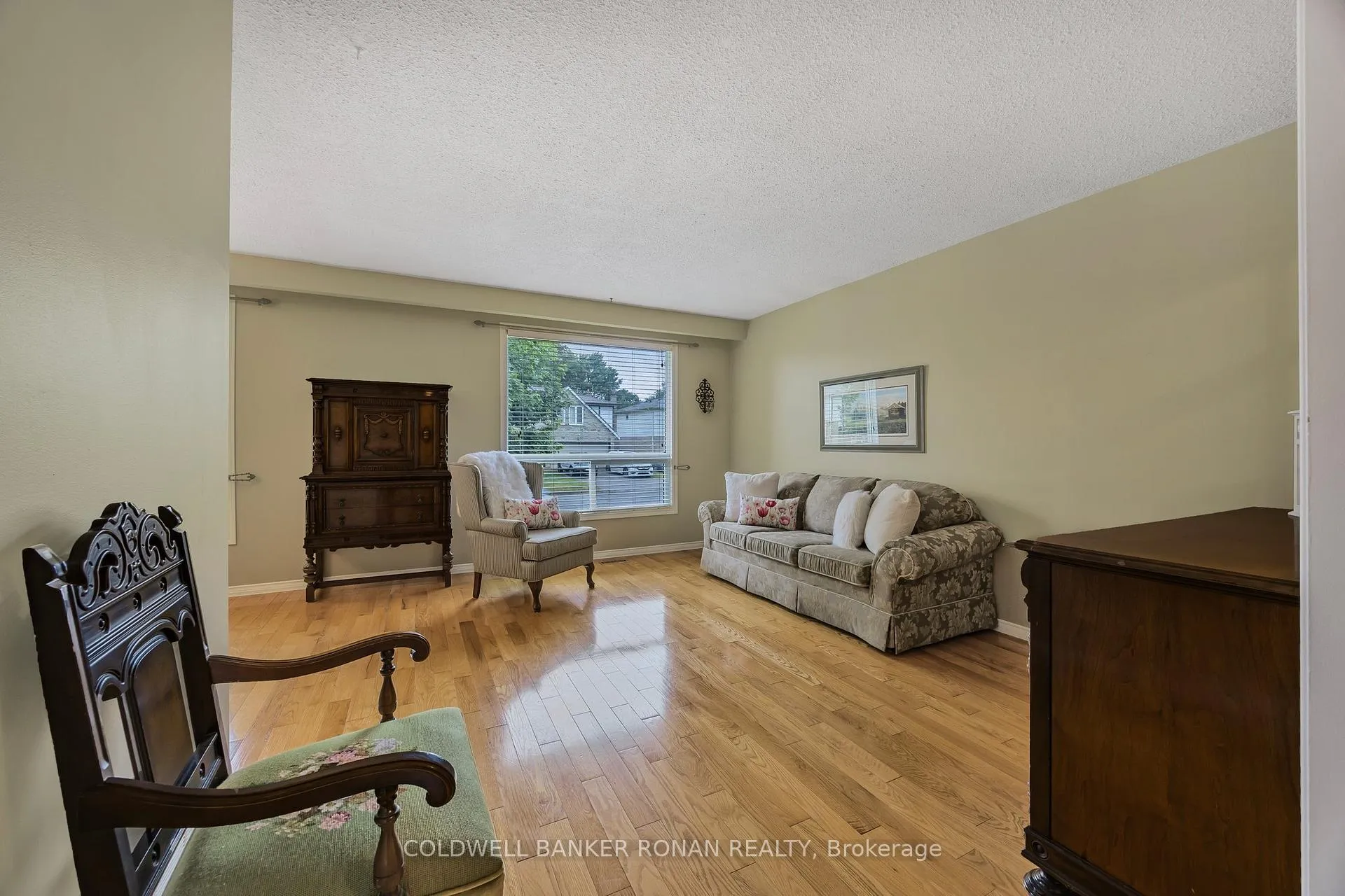 Photo 13 of 39 Mitchell Avenue, New Tecumseth, Alliston — HOMEH